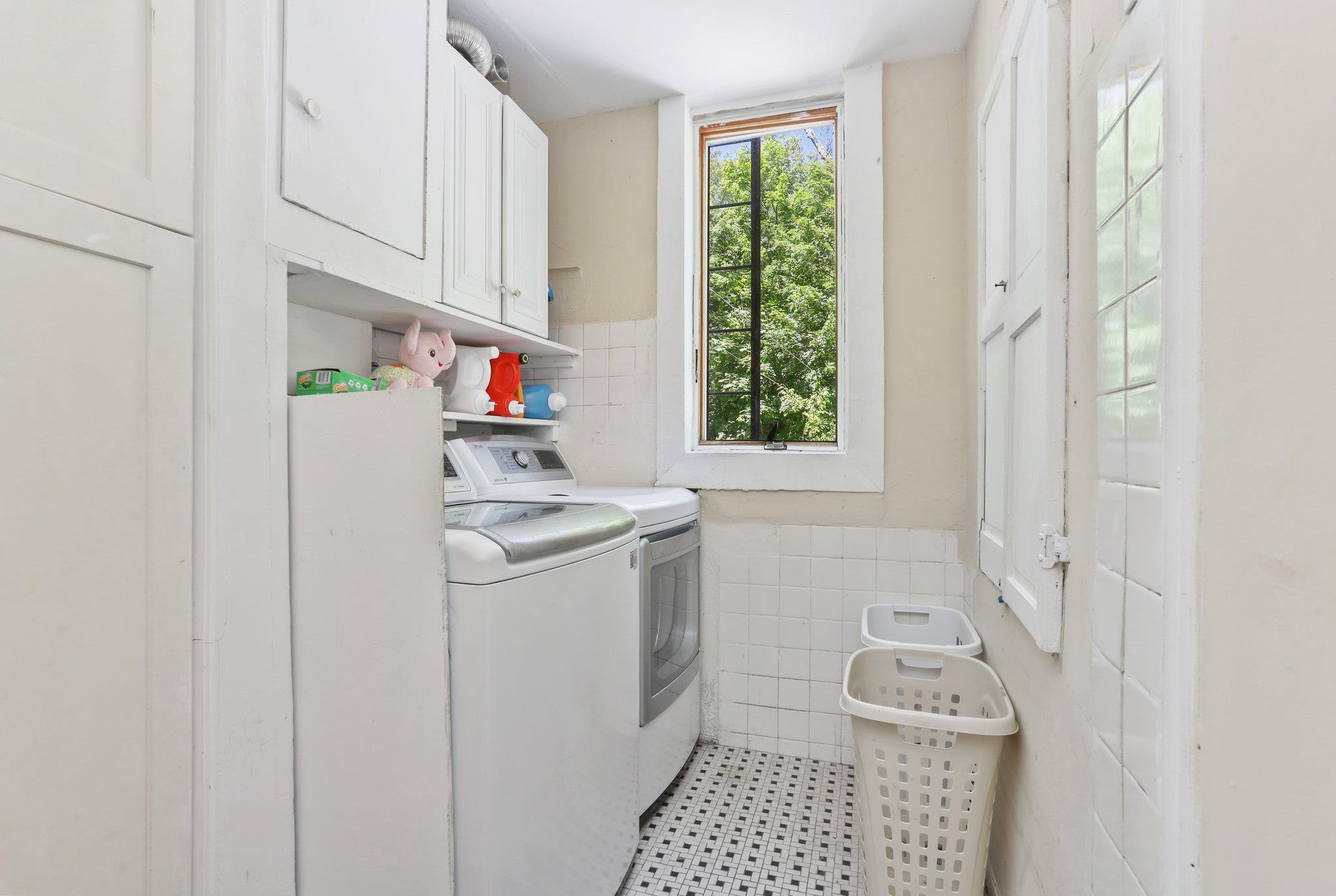 Single Family Healy  Westchester County, NY 10530, MLS-879000-16