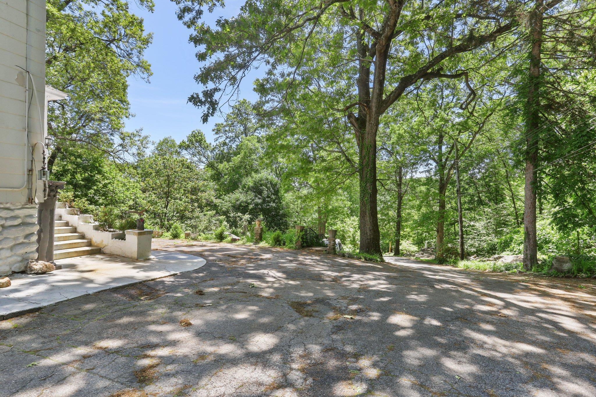 Single Family Healy  Westchester County, NY 10530, MLS-879000-44