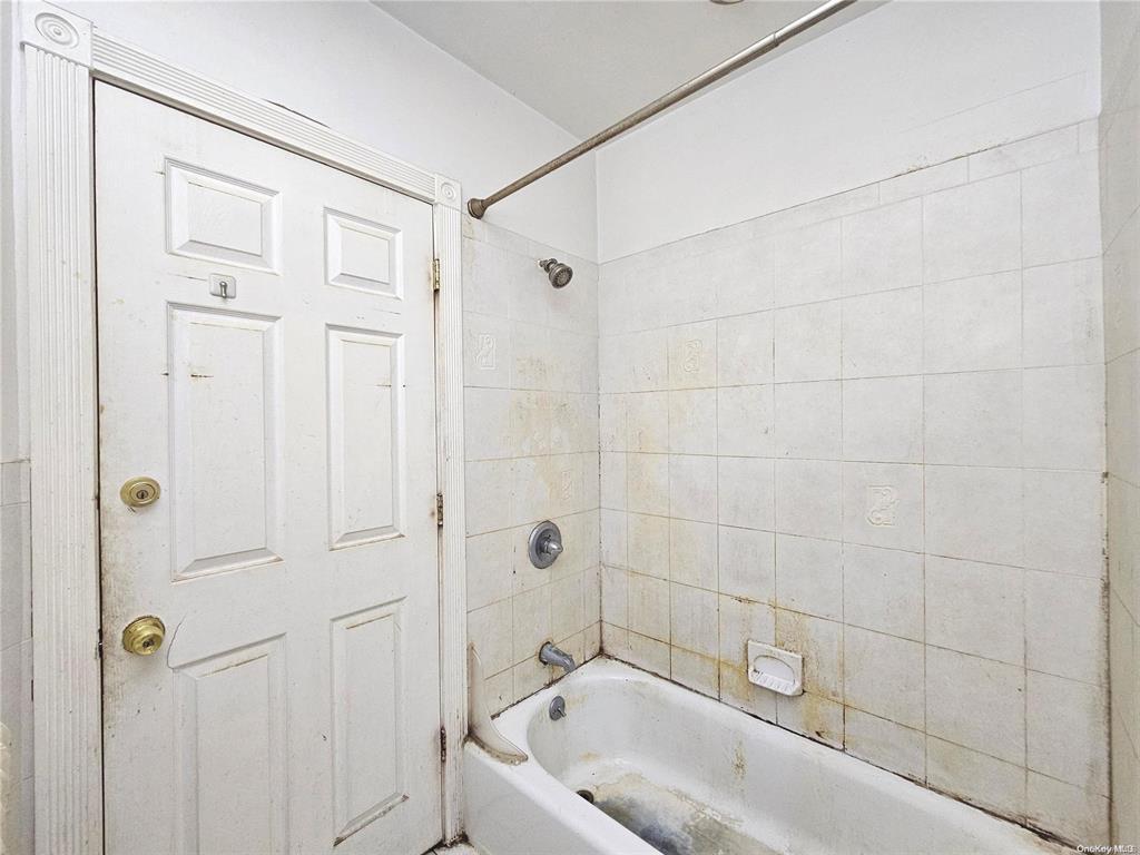 Single Family Horton  Bronx, NY 10464, MLS-879002-23