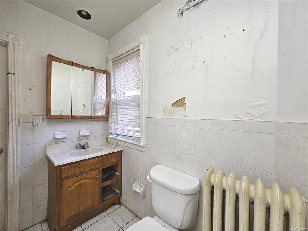 Single Family Horton  Bronx, NY 10464, MLS-879002-24