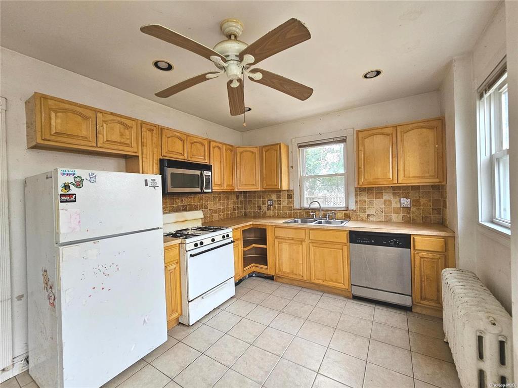 Single Family Horton  Bronx, NY 10464, MLS-879002-8