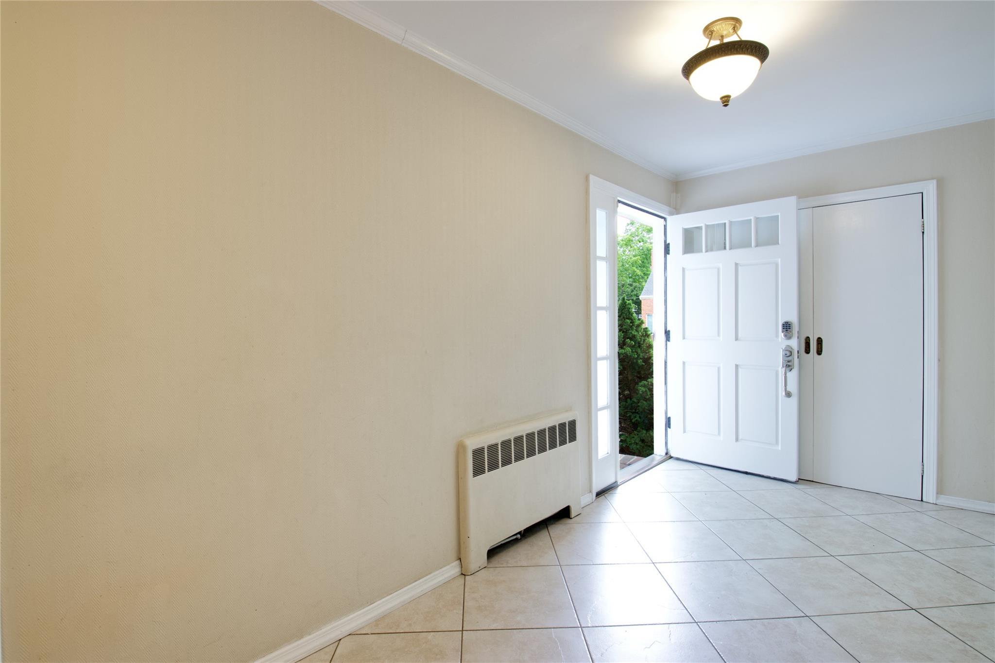 Single Family Primrose  Nassau County, NY 11577, MLS-879005-5
