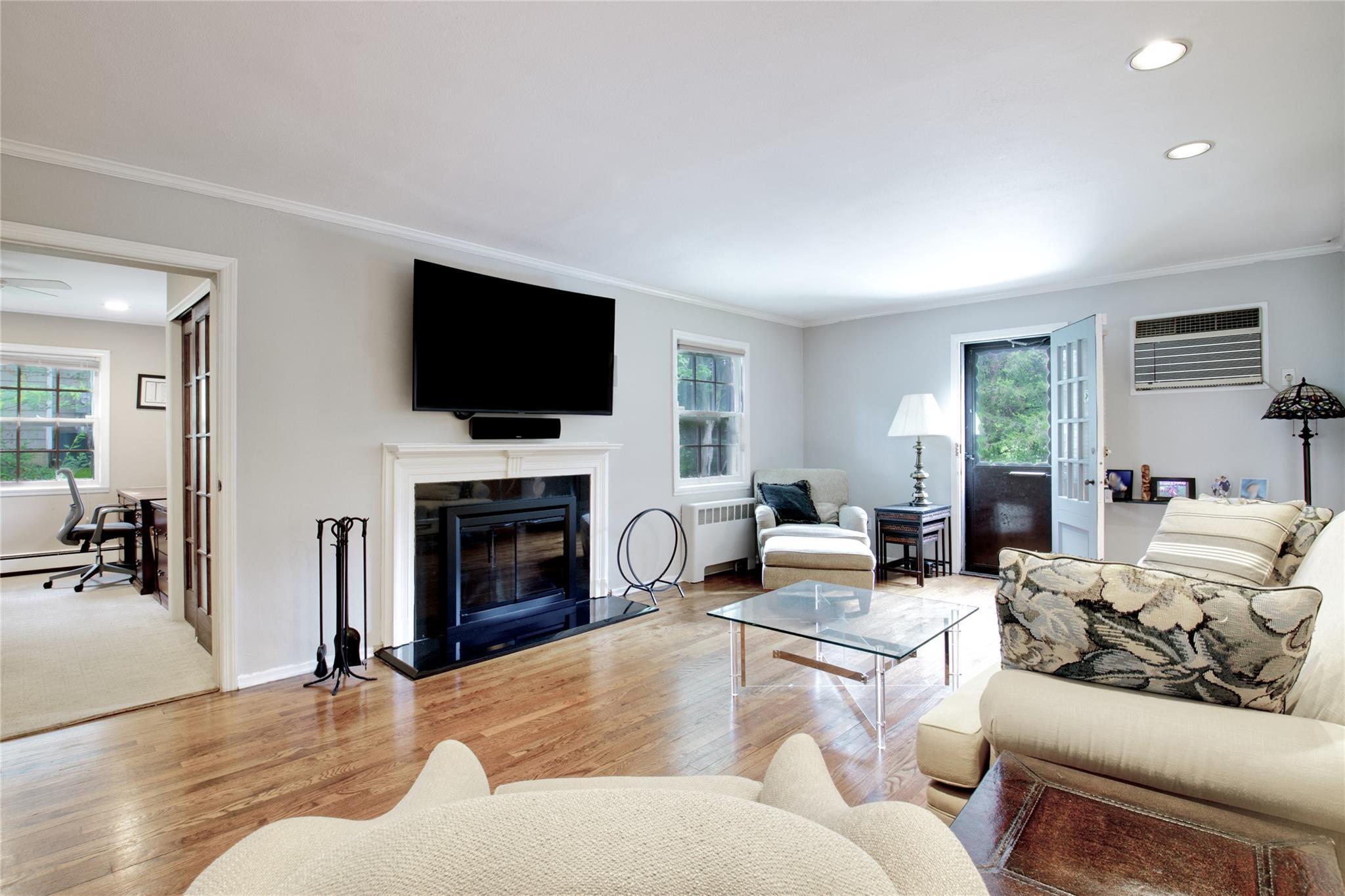 Single Family Primrose  Nassau County, NY 11577, MLS-879005-7