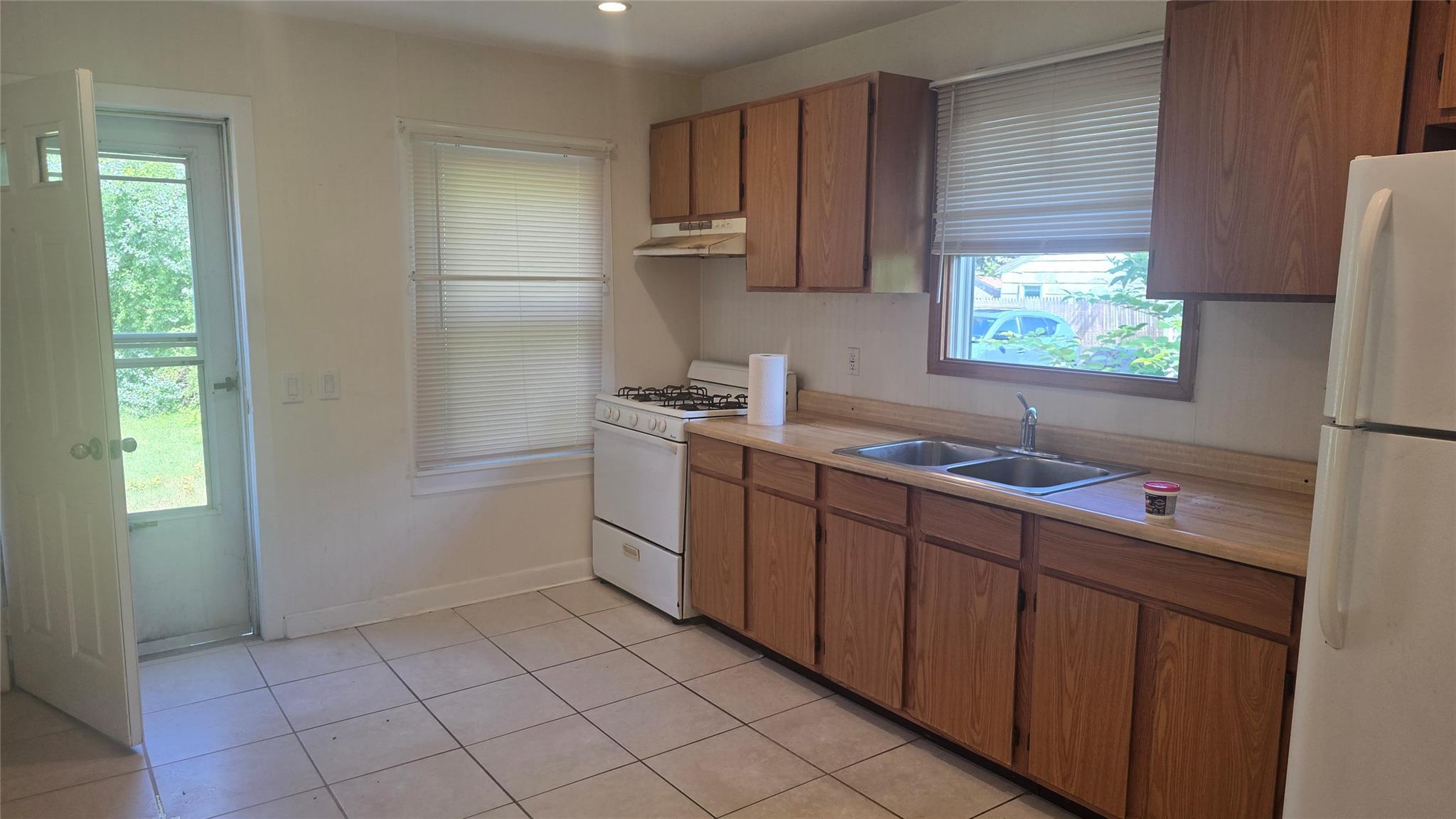 Single Family Raynor  Suffolk County, NY 11901, MLS-879058-6