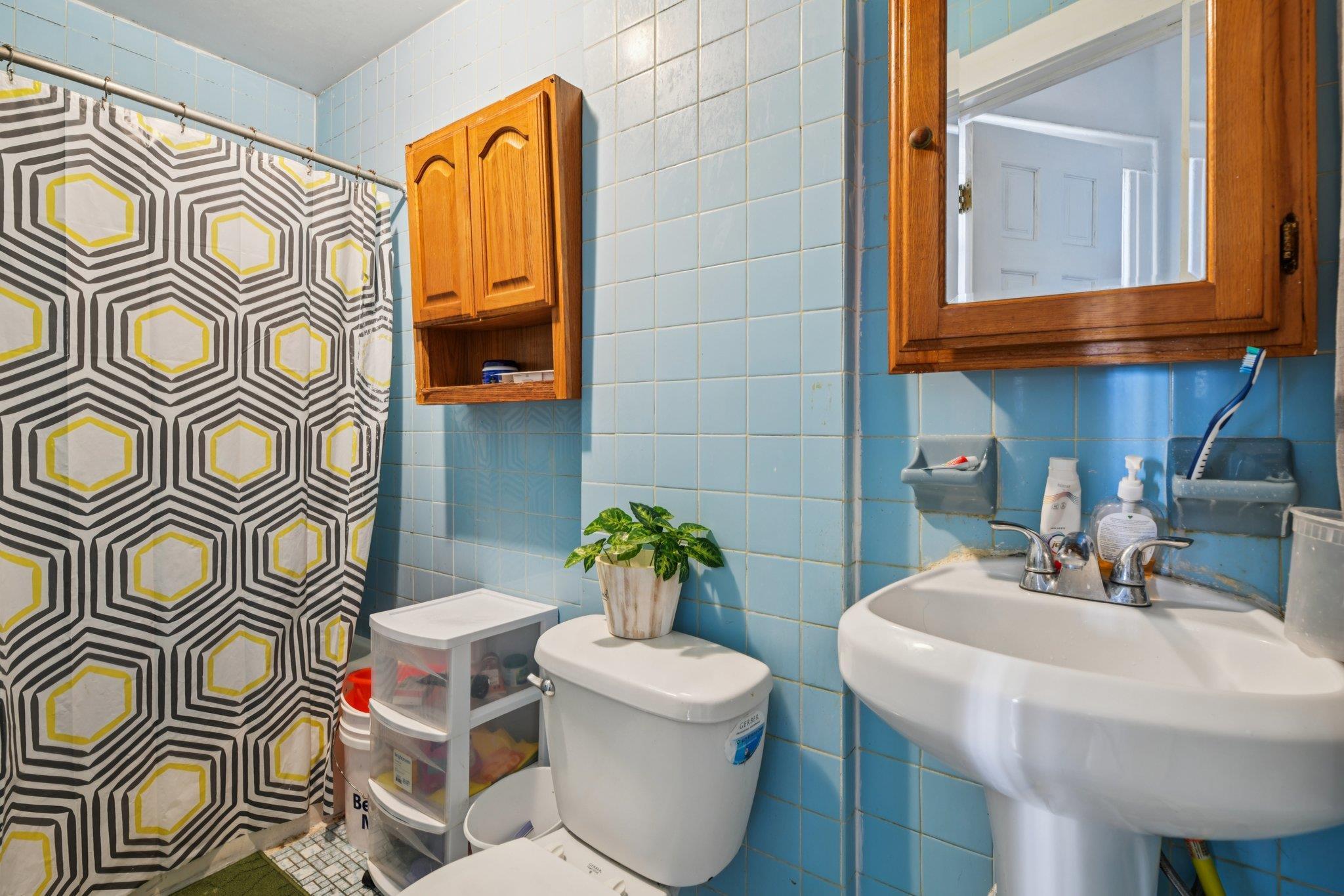 Single Family 76th Queens, NY 11416, MLS-879060-18