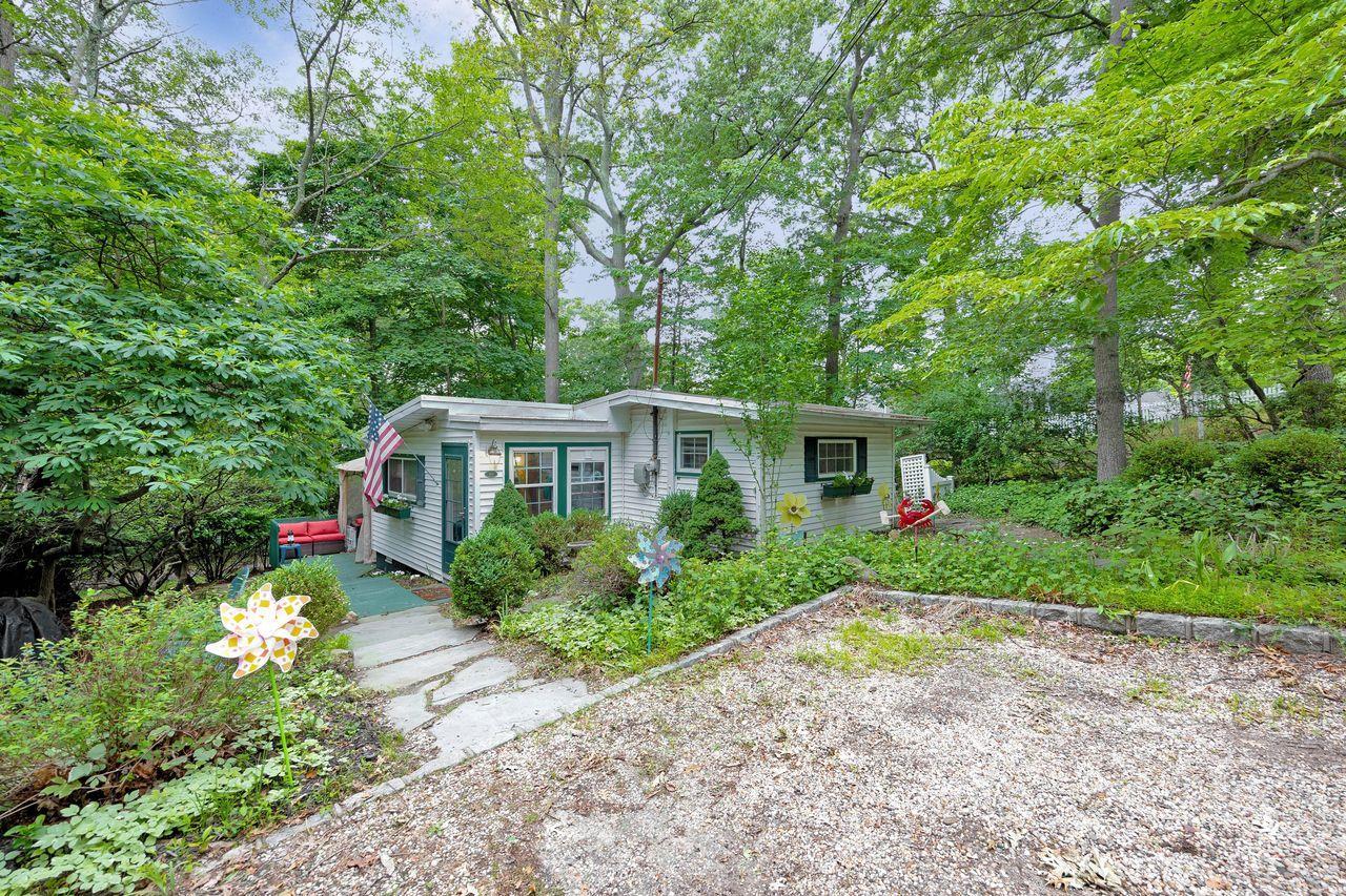 Single Family Alice  Suffolk County, NY 11777, MLS-879063-2