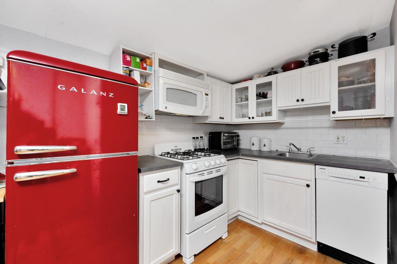 Single Family Alice  Suffolk County, NY 11777, MLS-879063-4