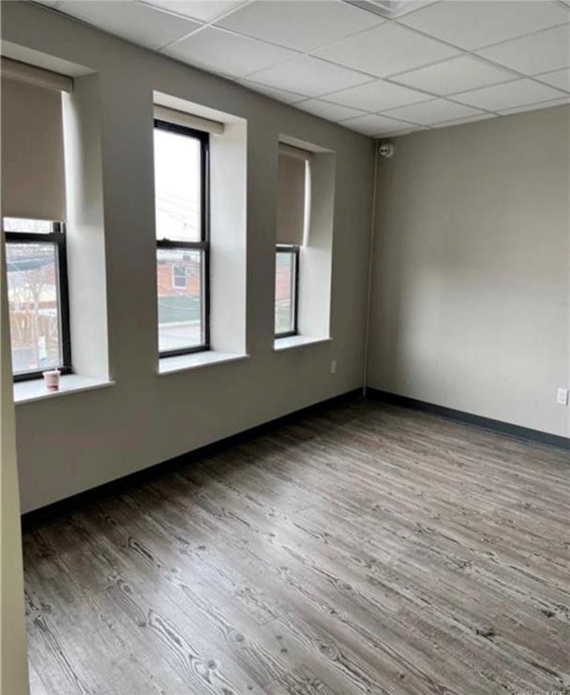 Commercial Lease Tremont  Bronx, NY 10465, MLS-879067-3