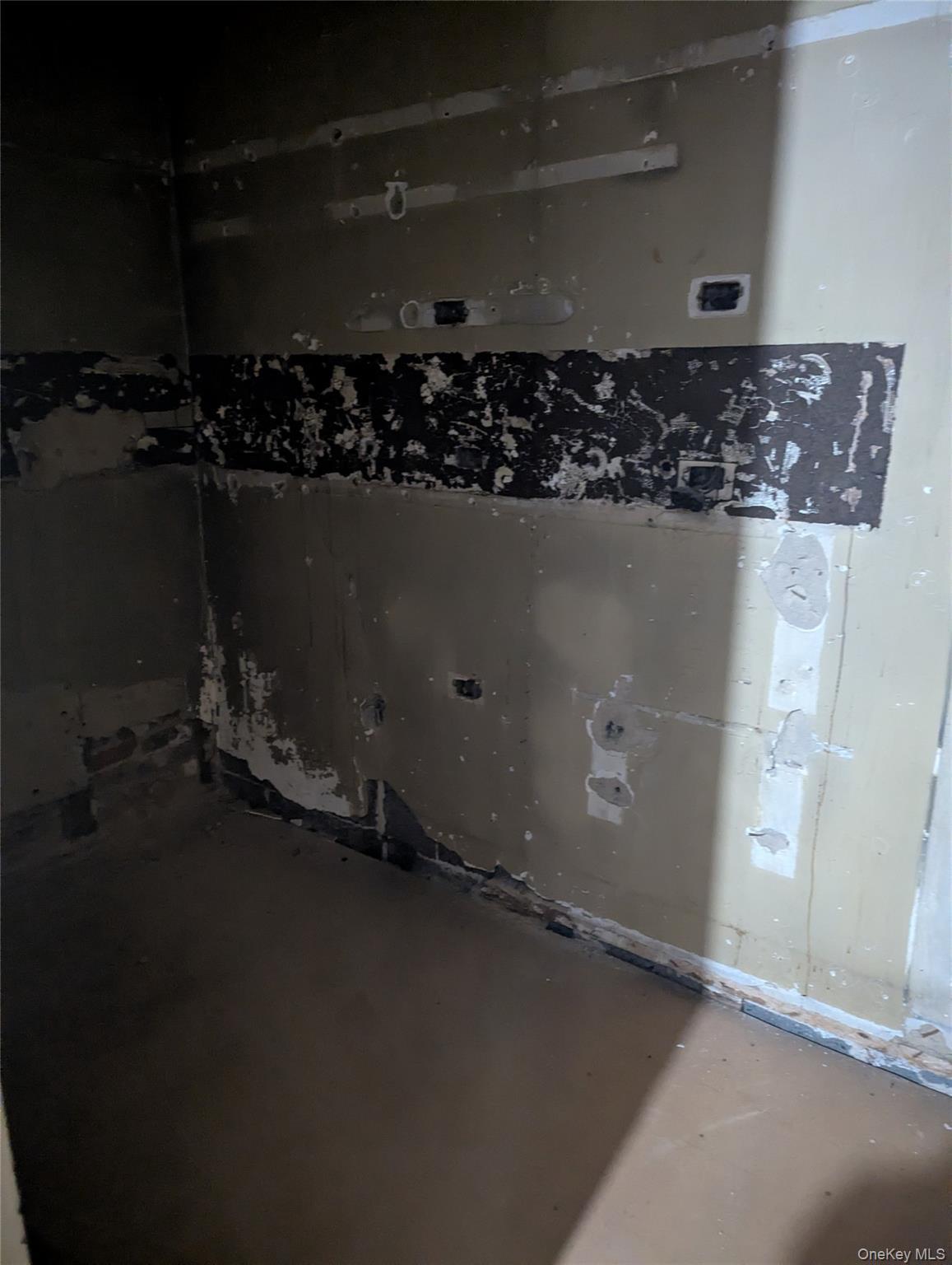 Commercial Lease Sheridan  Bronx, NY 10451, MLS-879077-9