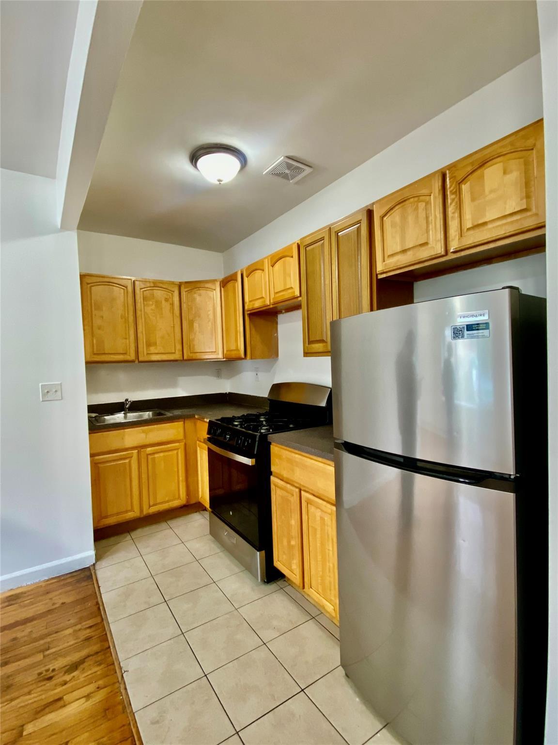Single Family 167th  Bronx, NY 10456, MLS-879082-6