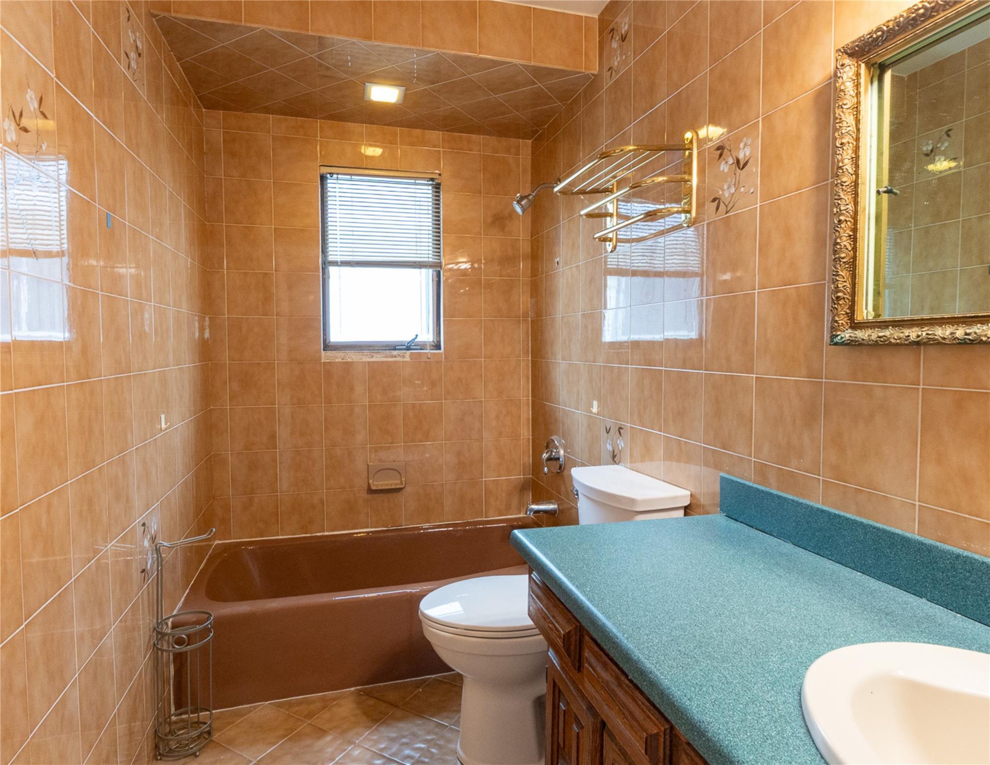 Single Family 90th  Queens, NY 11414, MLS-879111-16