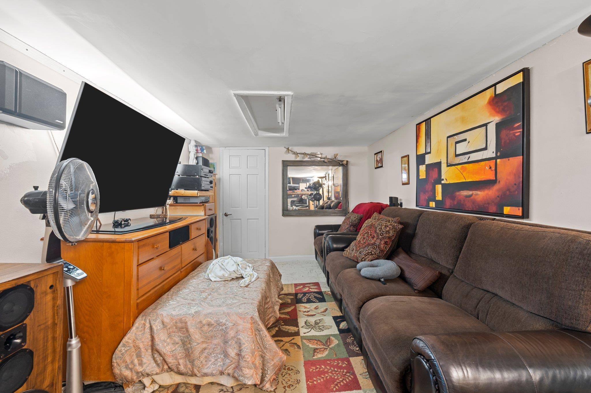 Single Family 60th  Queens, NY 11385, MLS-879128-7