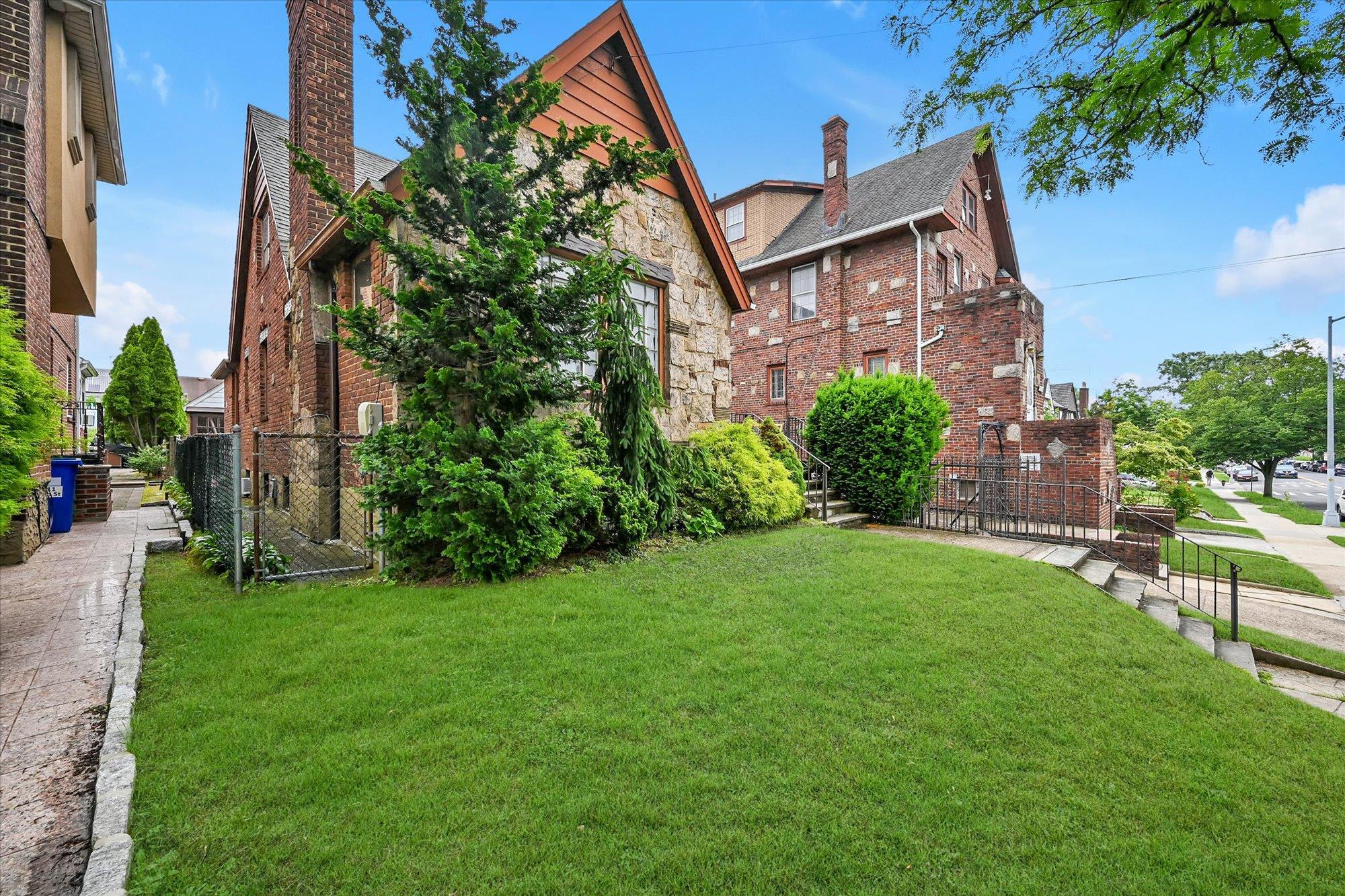 Single Family 149th  Queens, NY 11354, MLS-879136-23