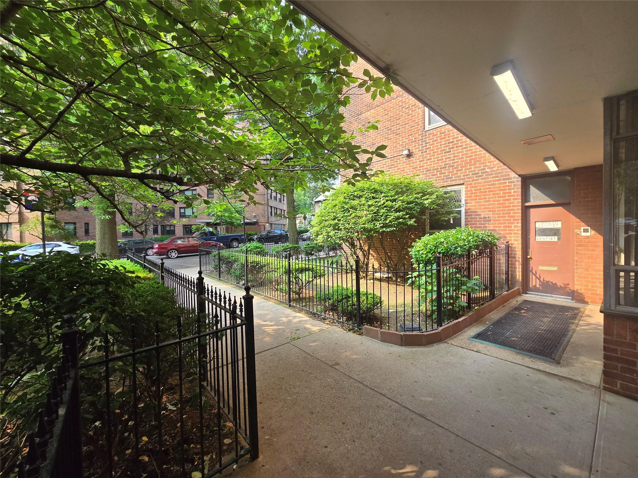 Commercial Lease Sedgwick  Bronx, NY 10463, MLS-879146-3