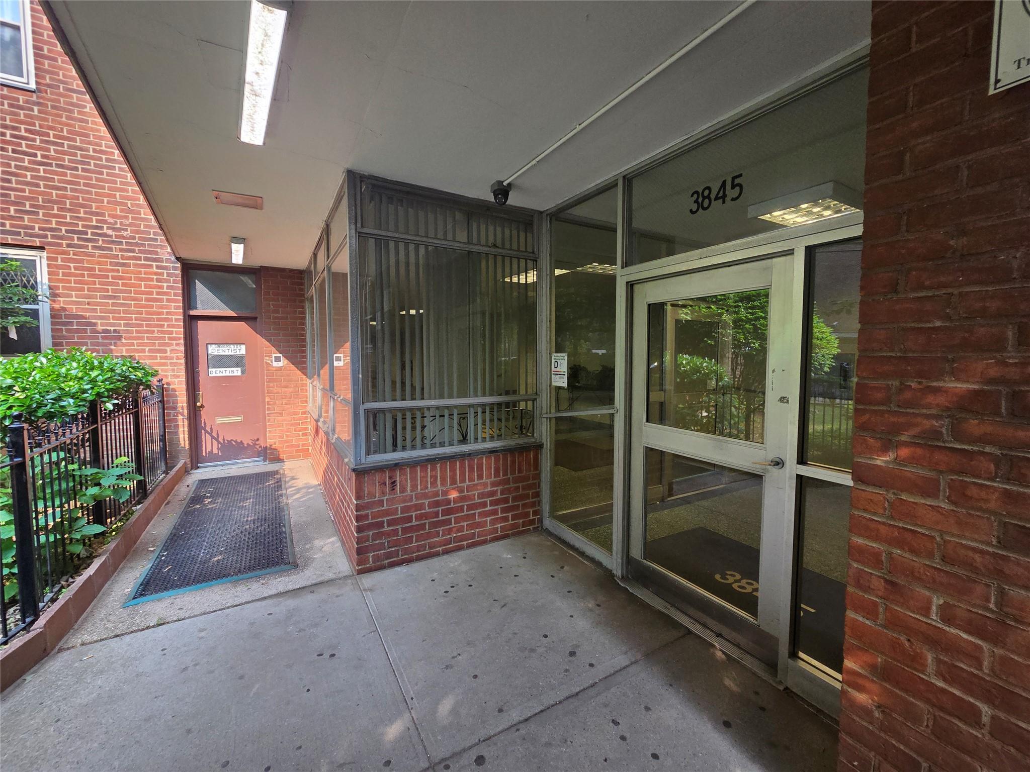 Commercial Lease Sedgwick  Bronx, NY 10463, MLS-879146-4