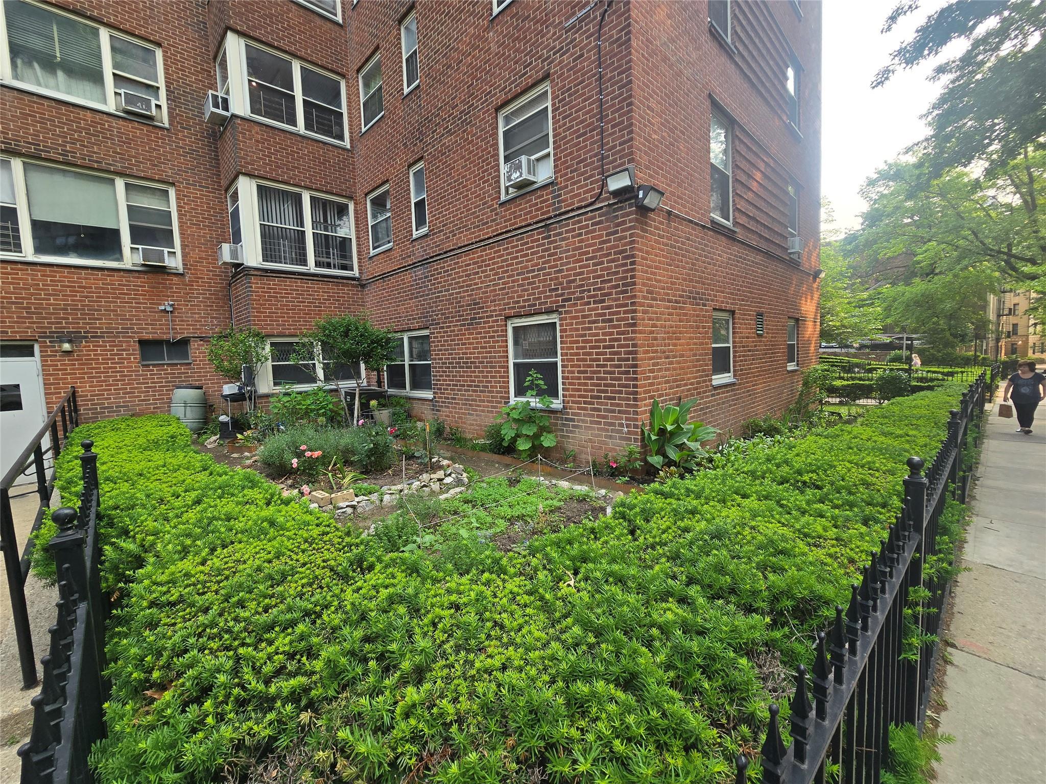 Commercial Lease Sedgwick  Bronx, NY 10463, MLS-879146-6