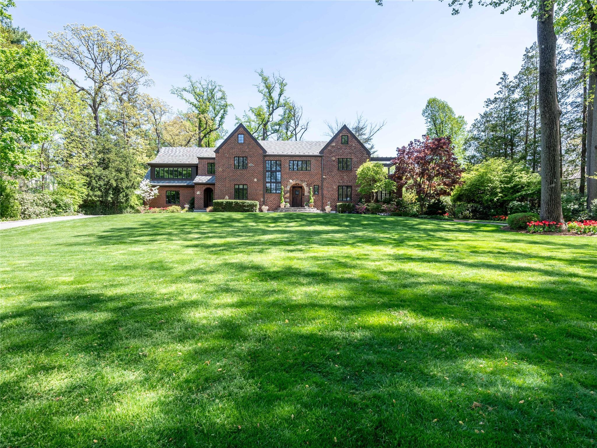Single Family Manhasset Woods  Nassau County, NY 11030, MLS-879184-3