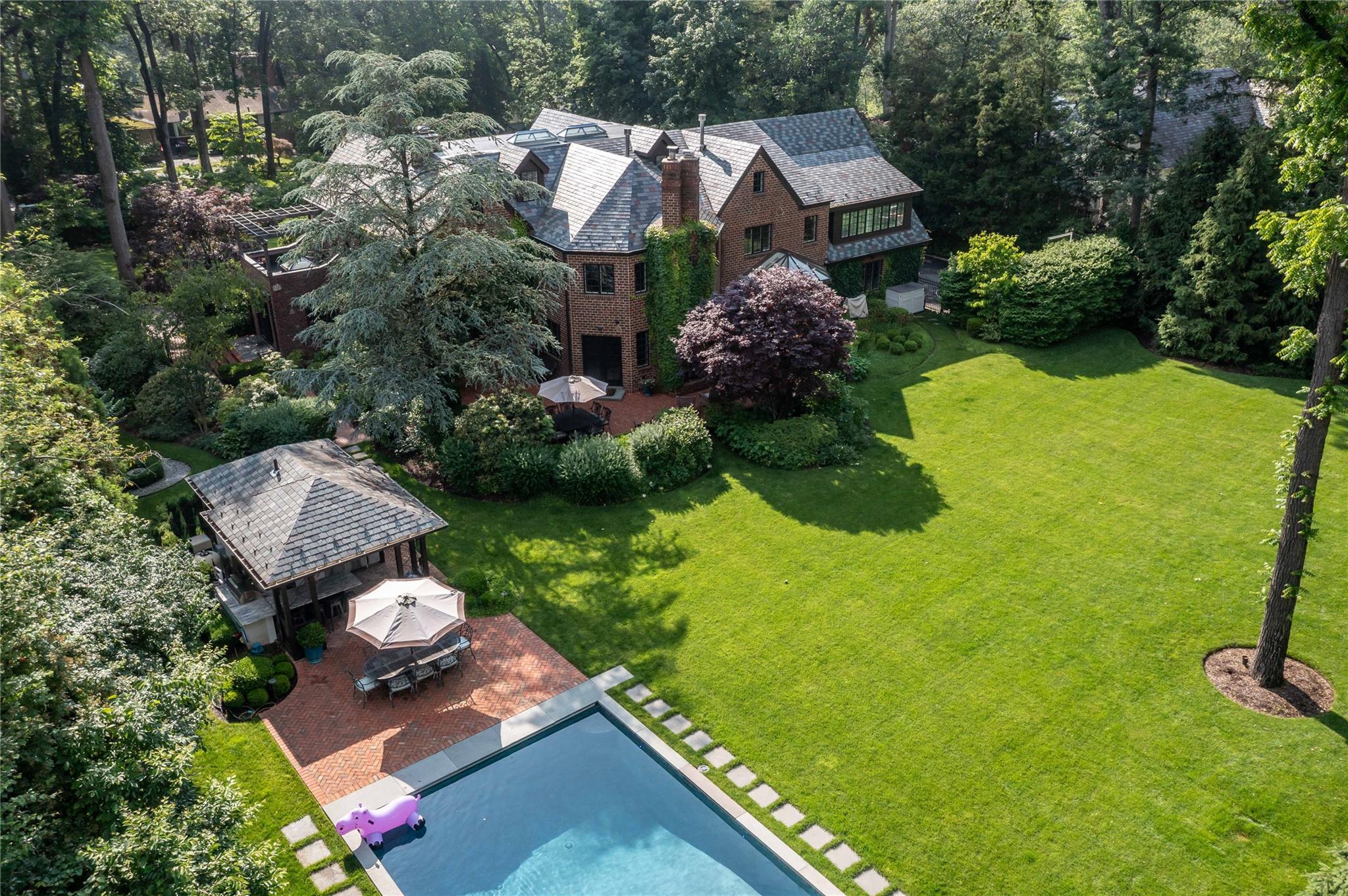 Single Family Manhasset Woods  Nassau County, NY 11030, MLS-879184-33
