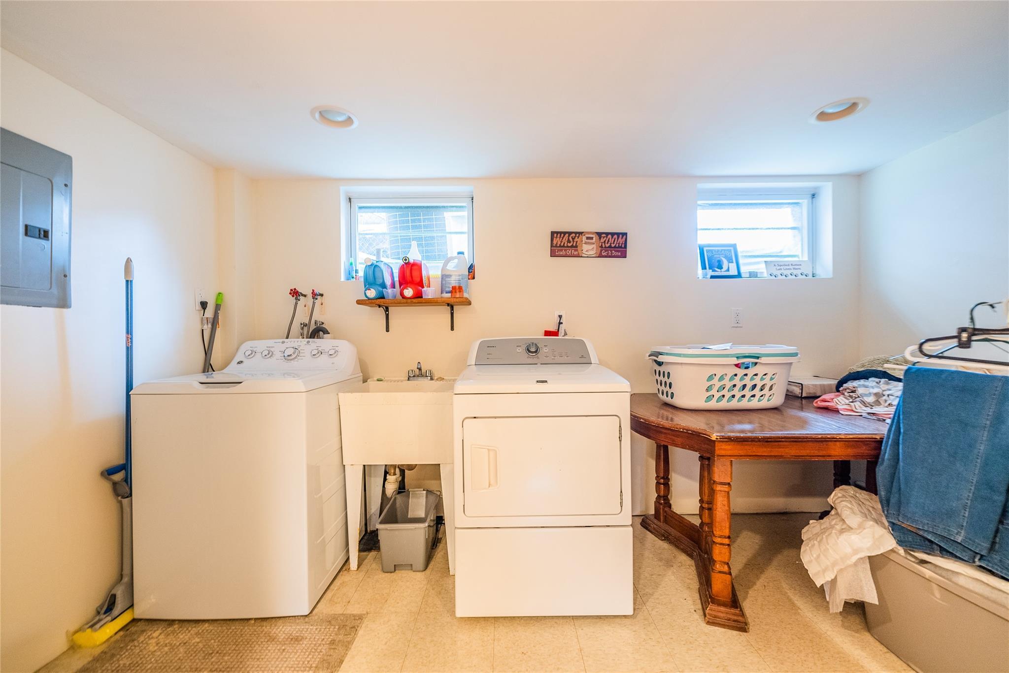 Single Family 213th  Queens, NY 11364, MLS-879187-23