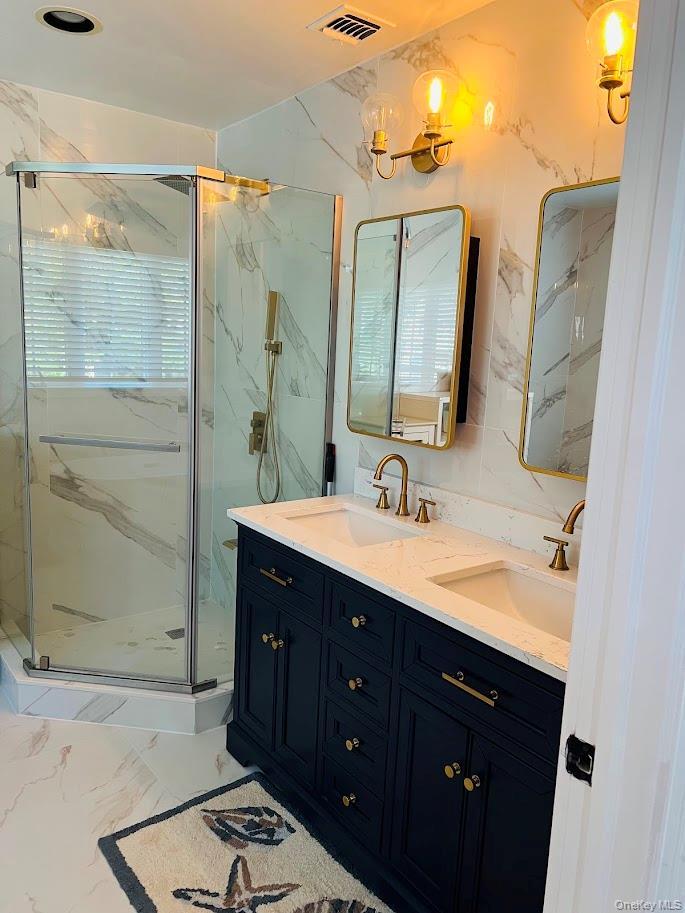 Single Family Sherwood Nassau County, NY 11577, MLS-879200-11