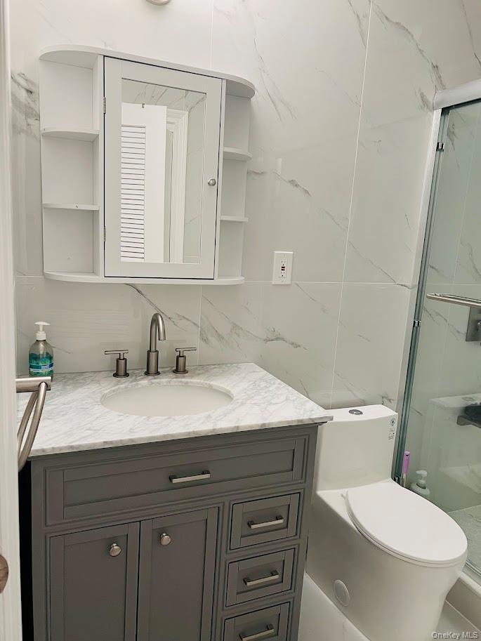 Single Family Sherwood Nassau County, NY 11577, MLS-879200-17