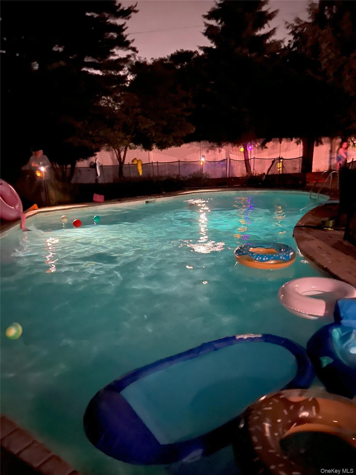 Single Family Sherwood  Nassau County, NY 11577, MLS-879200-25