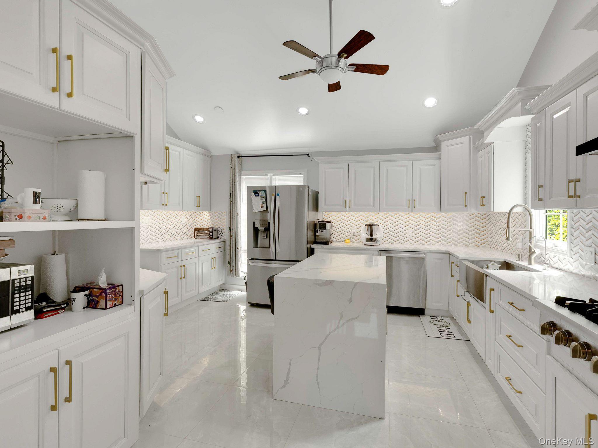 Single Family Sherwood Nassau County, NY 11577, MLS-879200-4