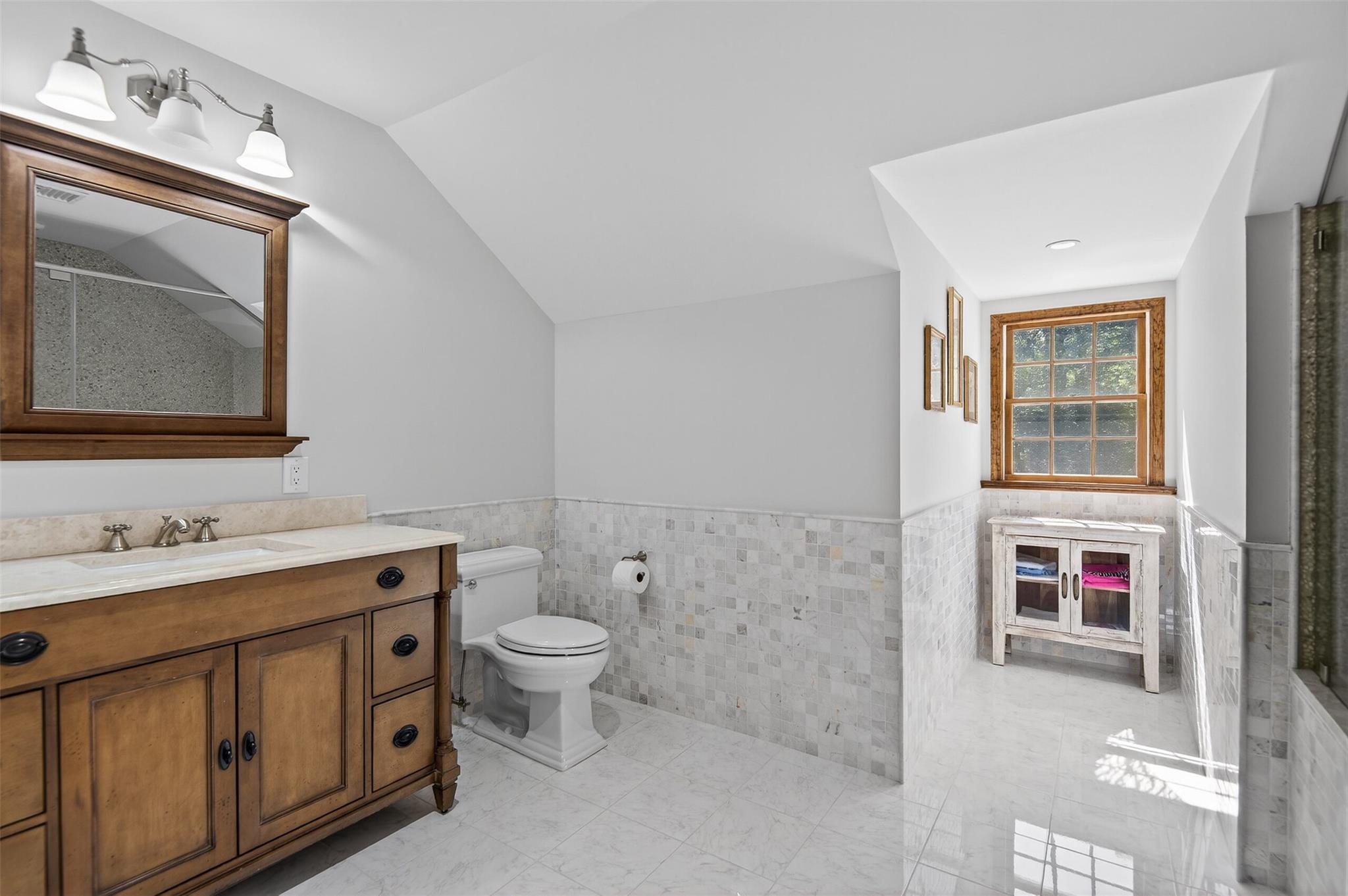Single Family Split Rock  Nassau County, NY 11791, MLS-879229-34