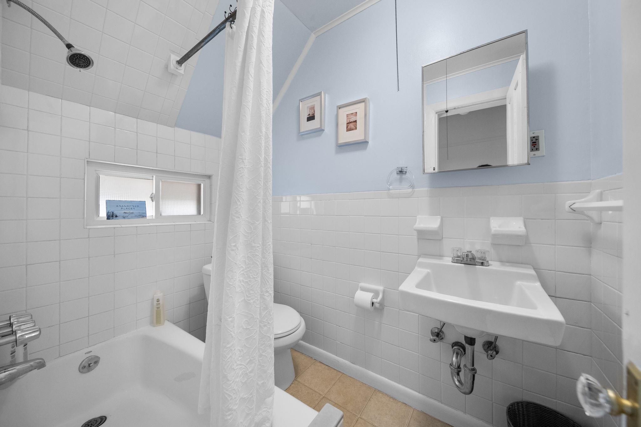 Single Family Rochelle  Bronx, NY 10464, MLS-879264-24