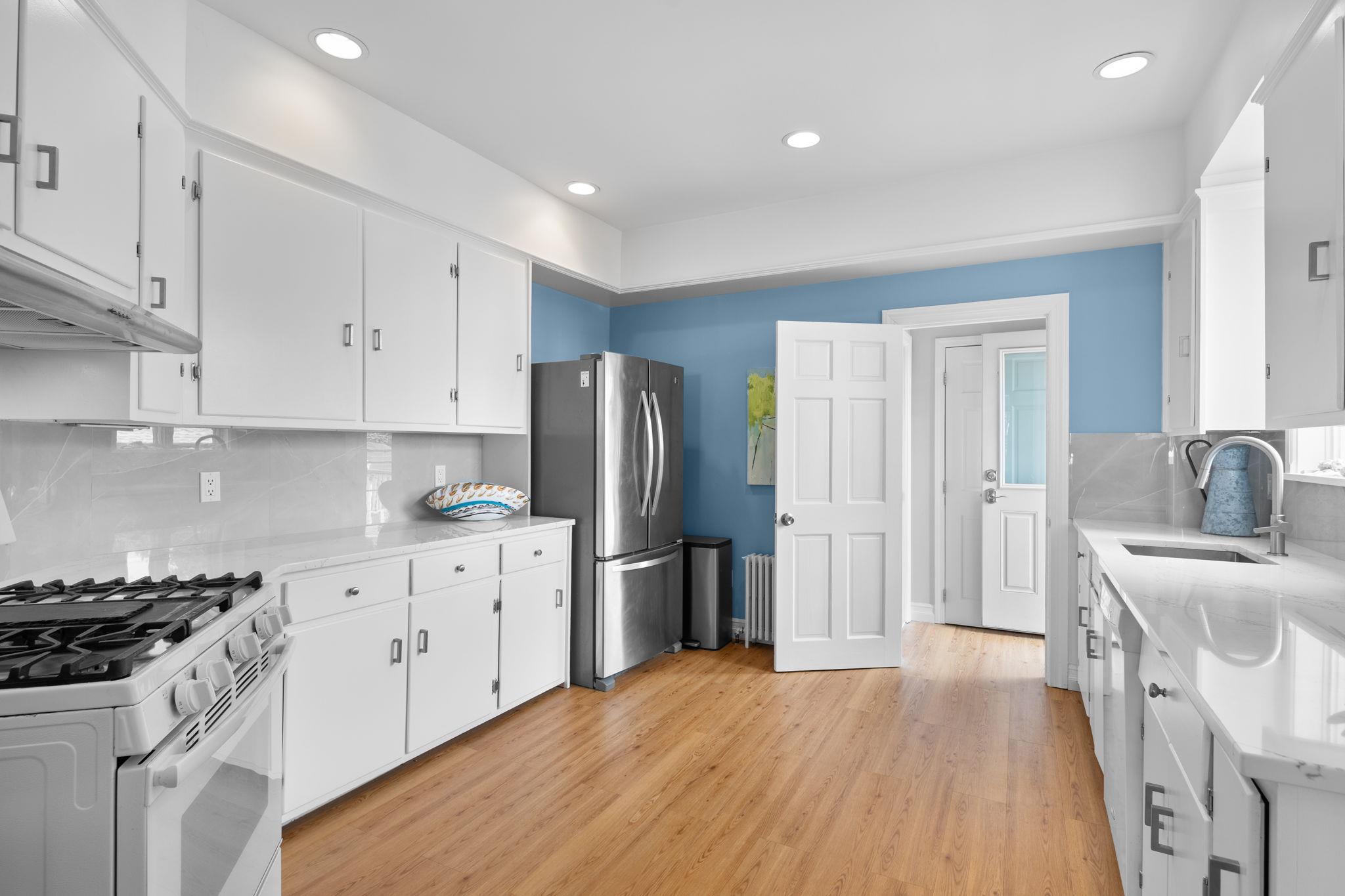 Single Family Rochelle  Bronx, NY 10464, MLS-879264-8