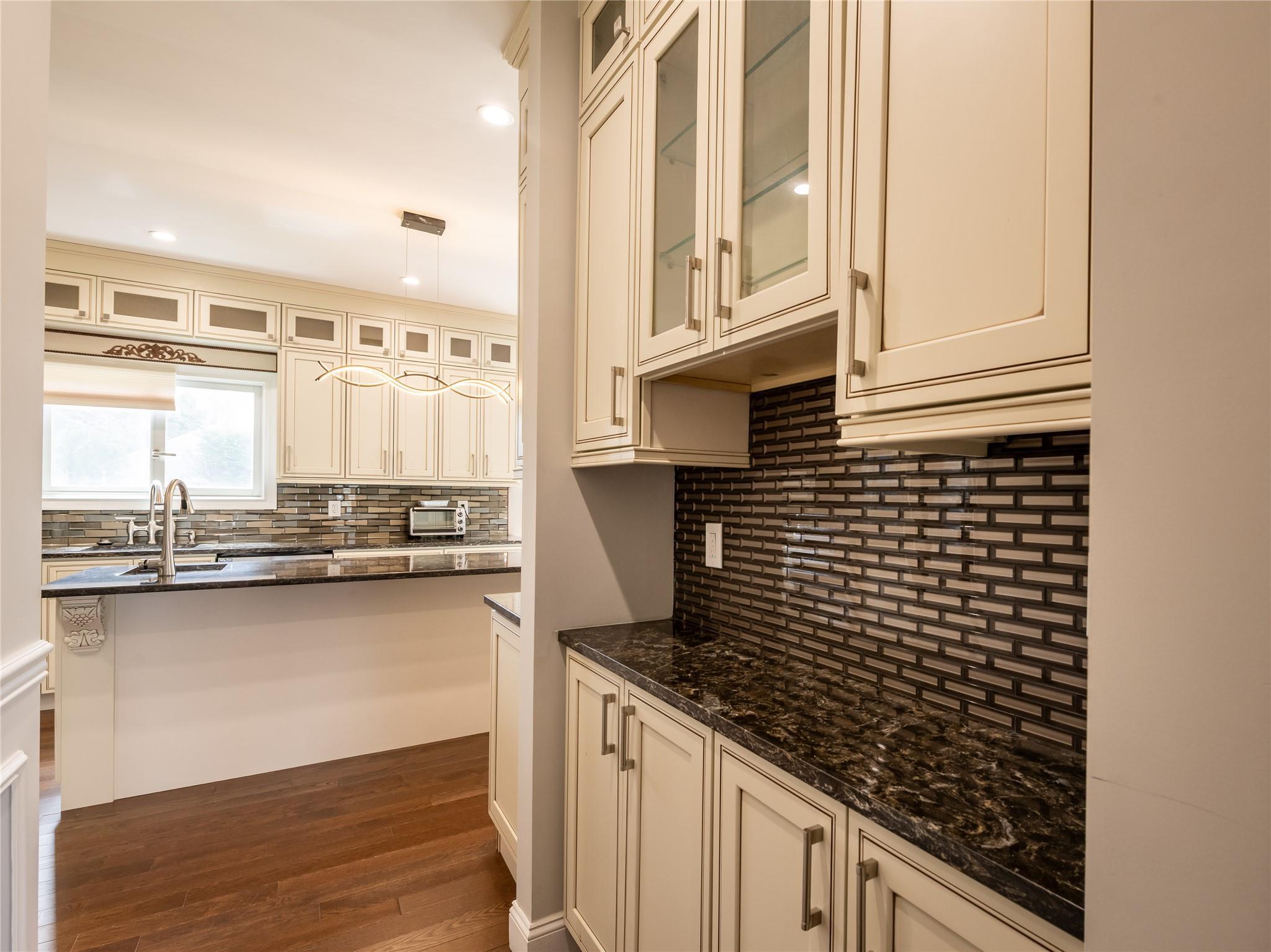Single Family Glenwood  Nassau County, NY 11545, MLS-879273-12