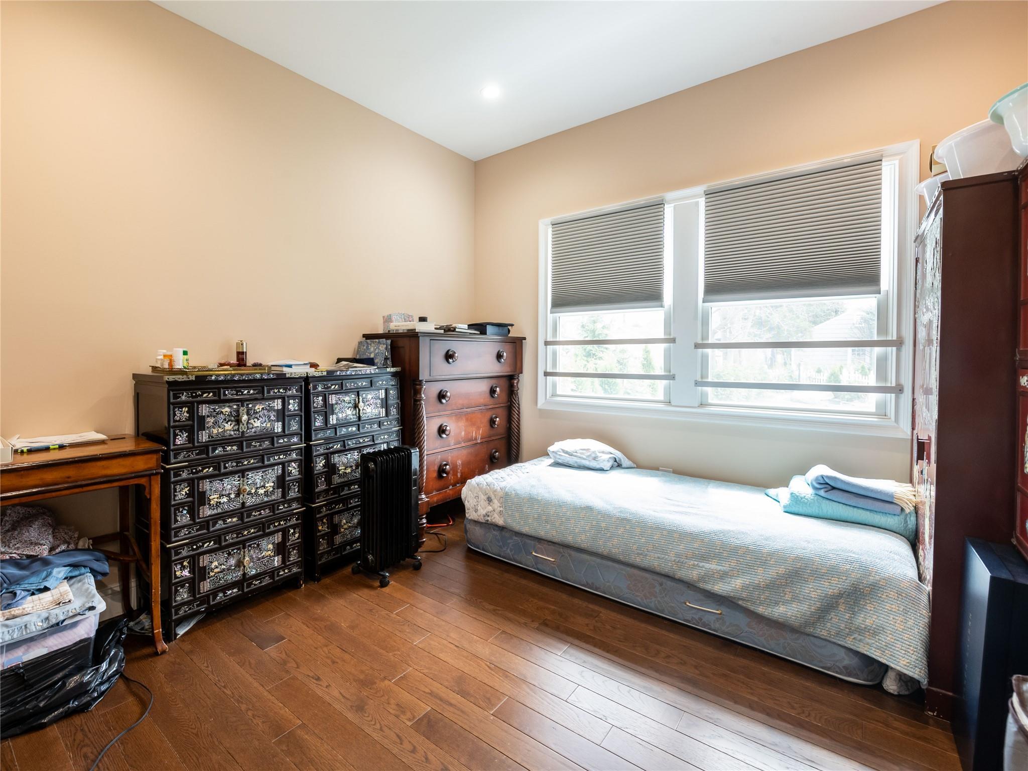 Single Family Glenwood  Nassau County, NY 11545, MLS-879273-14