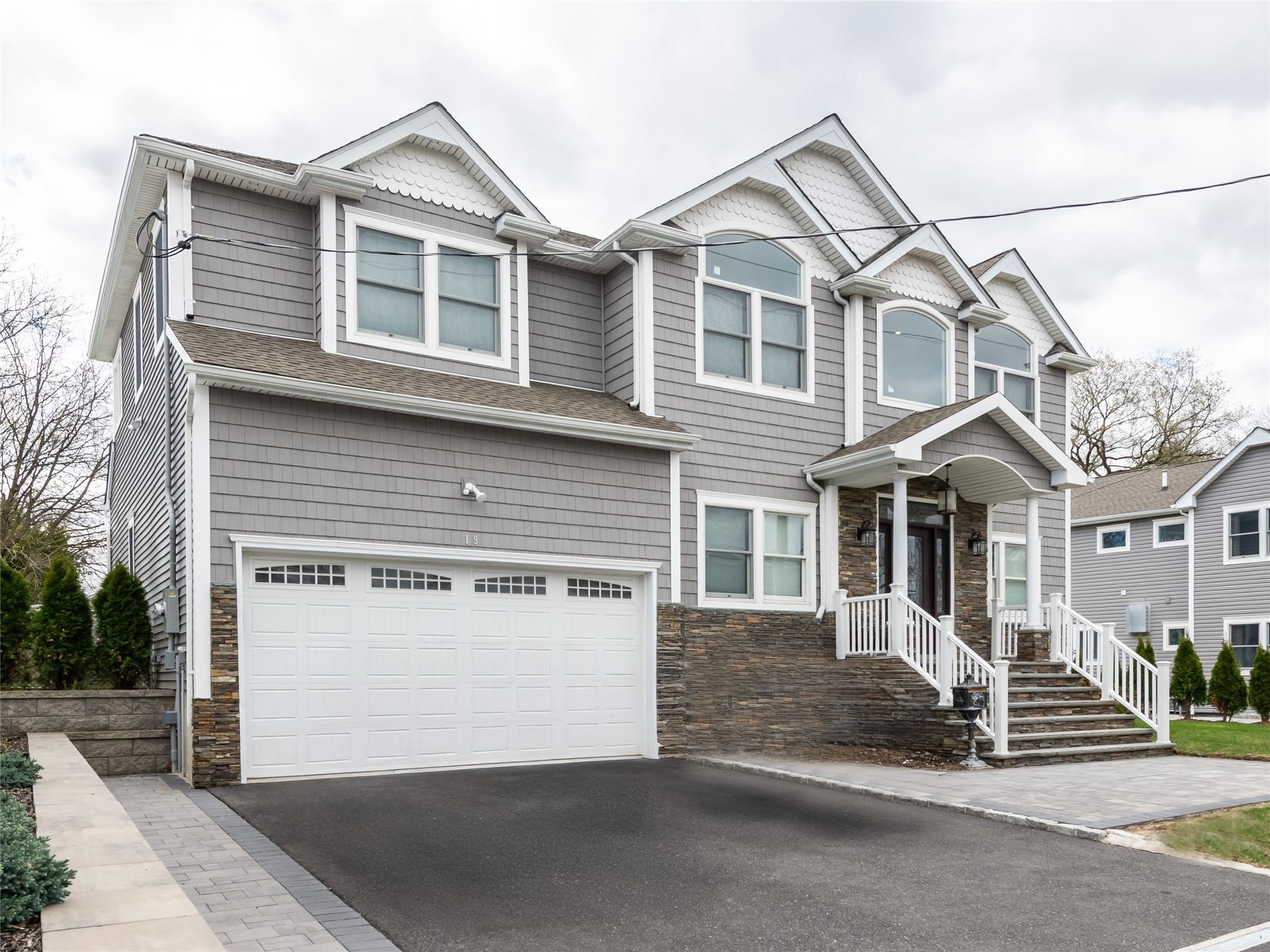 Single Family Glenwood  Nassau County, NY 11545, MLS-879273-27