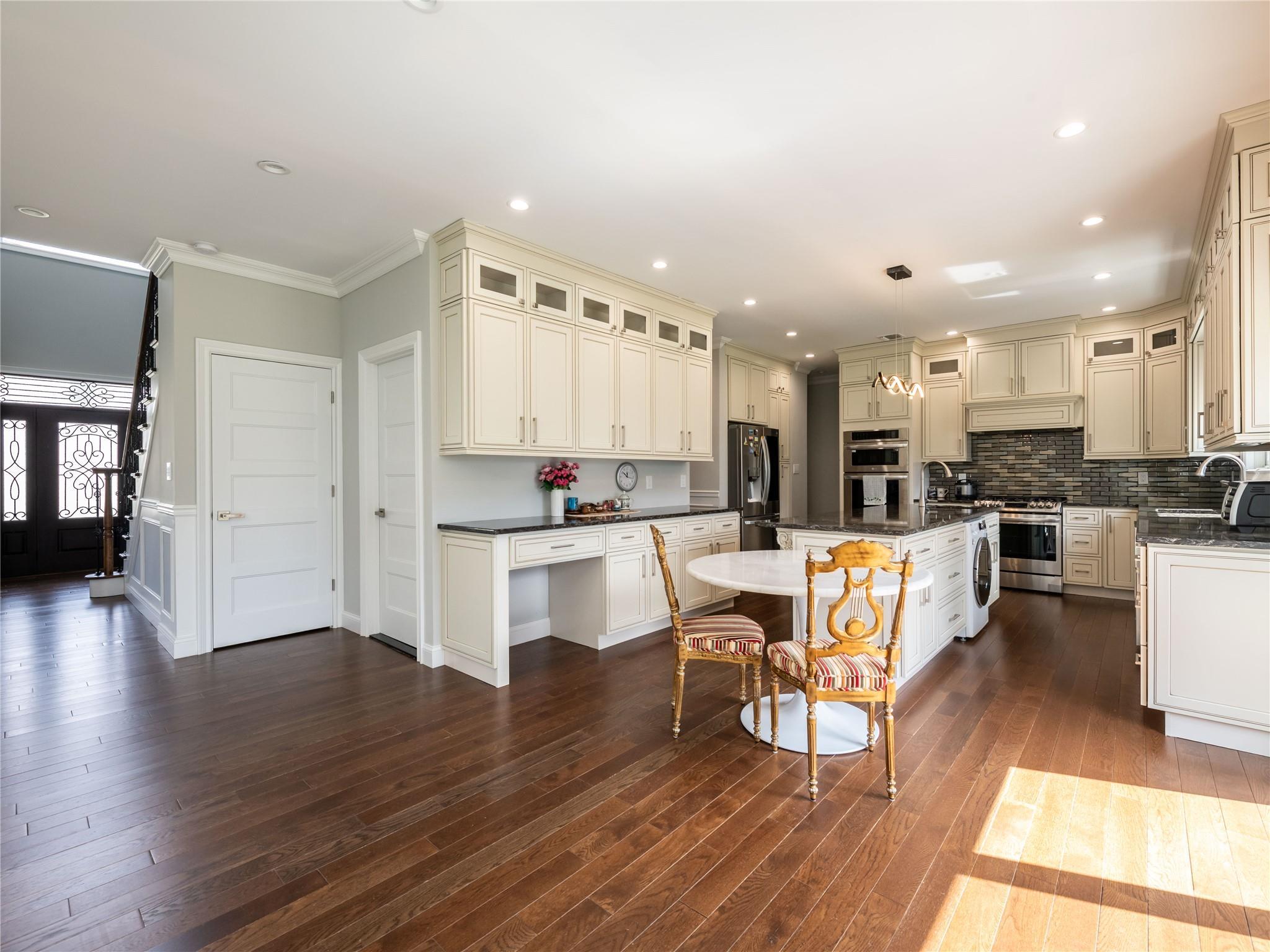 Single Family Glenwood  Nassau County, NY 11545, MLS-879273-9