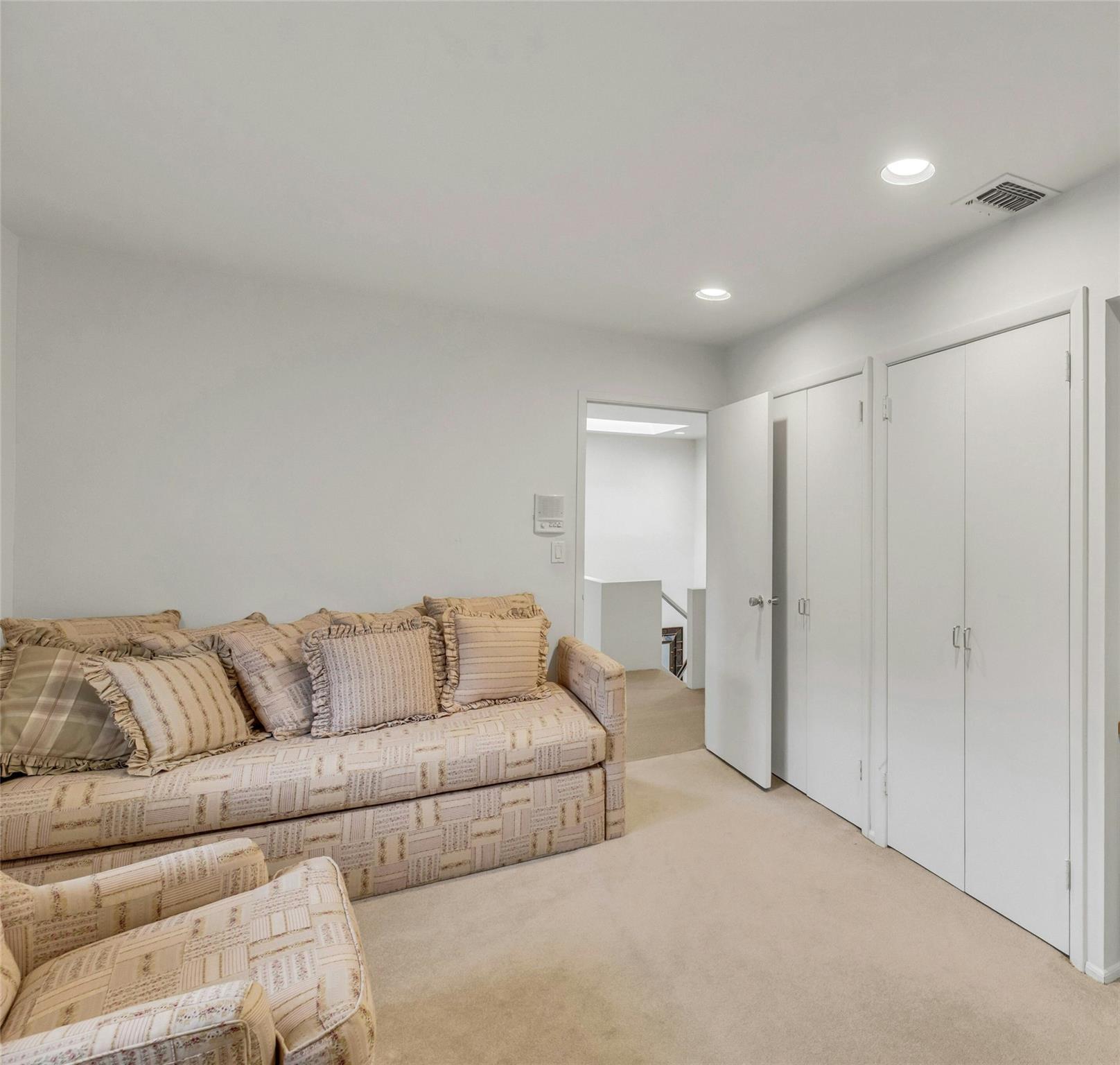 Single Family Woods  Nassau County, NY 11576, MLS-879283-17