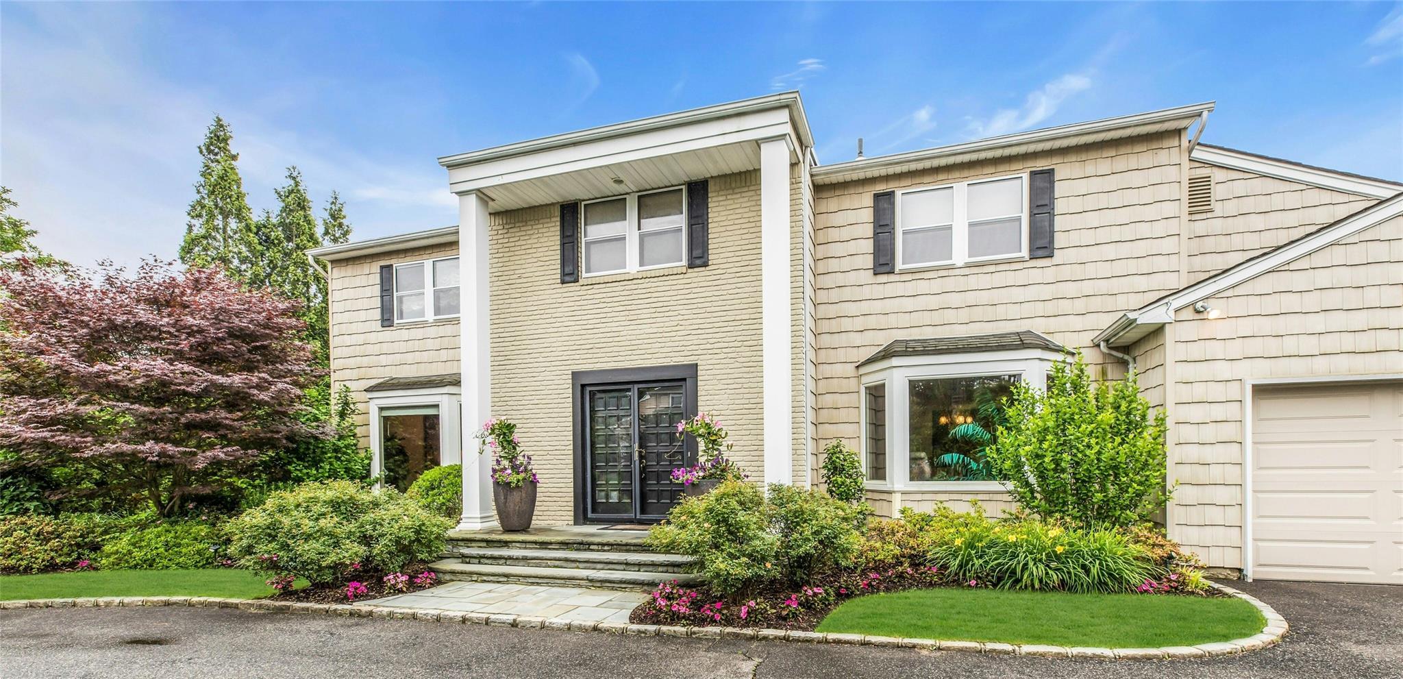 Single Family Woods  Nassau County, NY 11576, MLS-879283-2