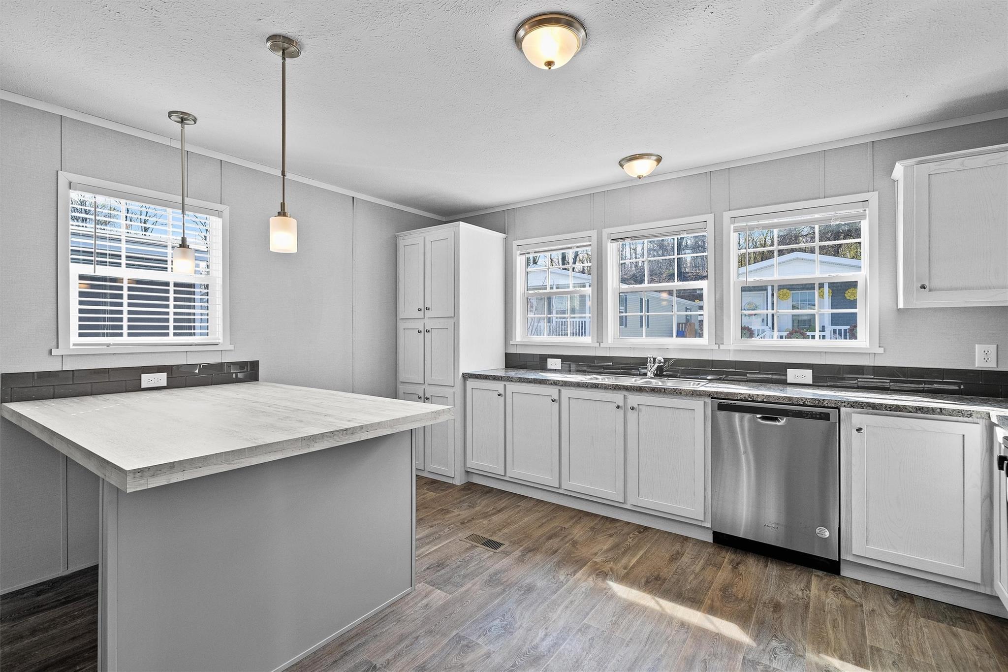 Single Family Windward  Rockland County, NY 10980, MLS-879314-8
