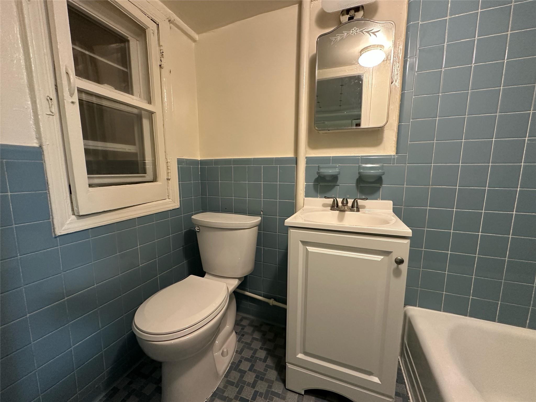 Single Family Eliot  Queens, NY 11379, MLS-879319-33