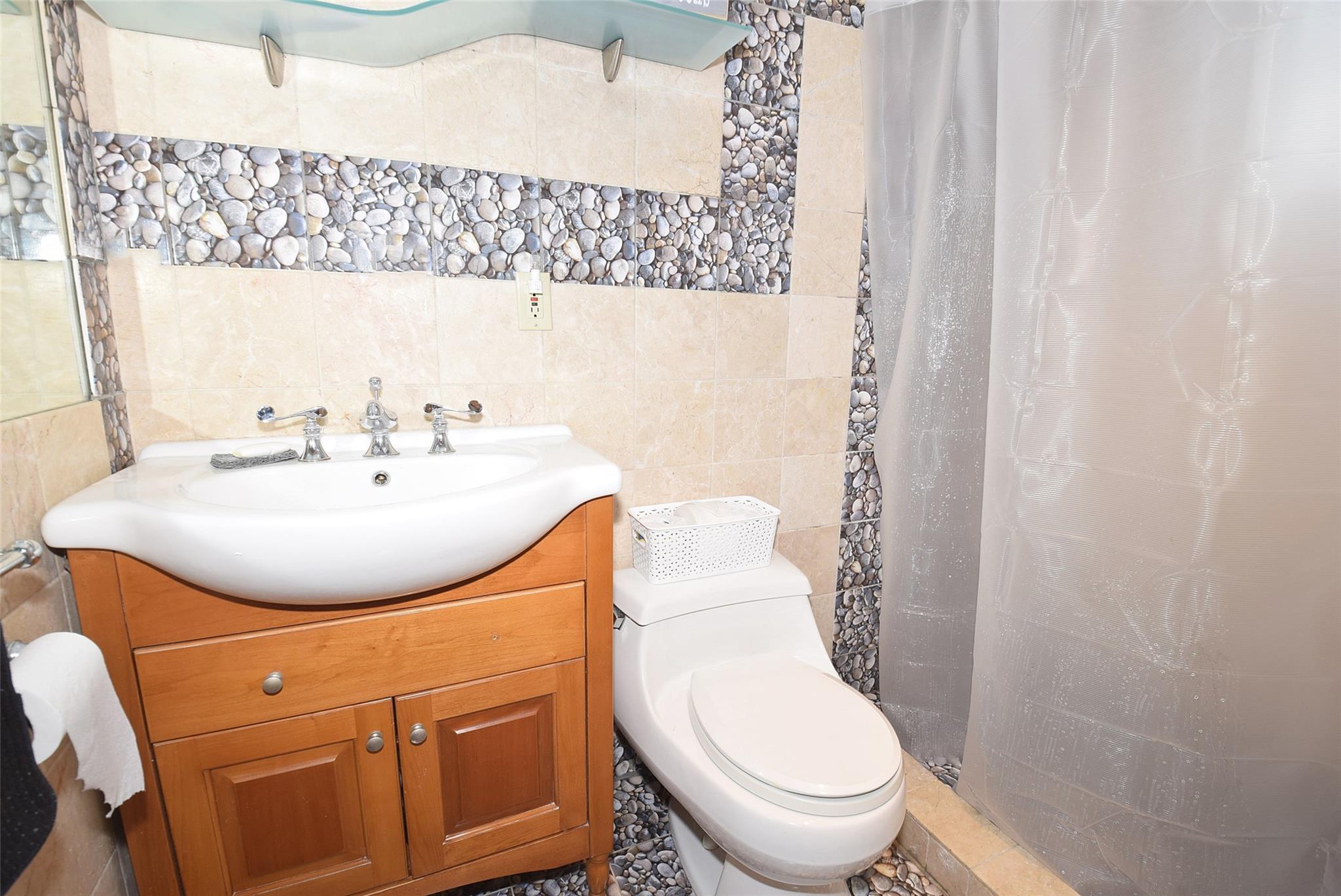 Single Family 164th  Queens, NY 11358, MLS-879332-16