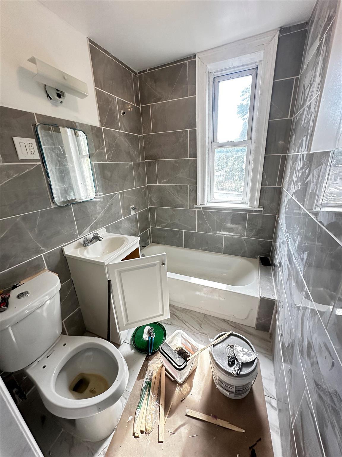 Single Family East 172nd  Bronx, NY 10472, MLS-879336-22