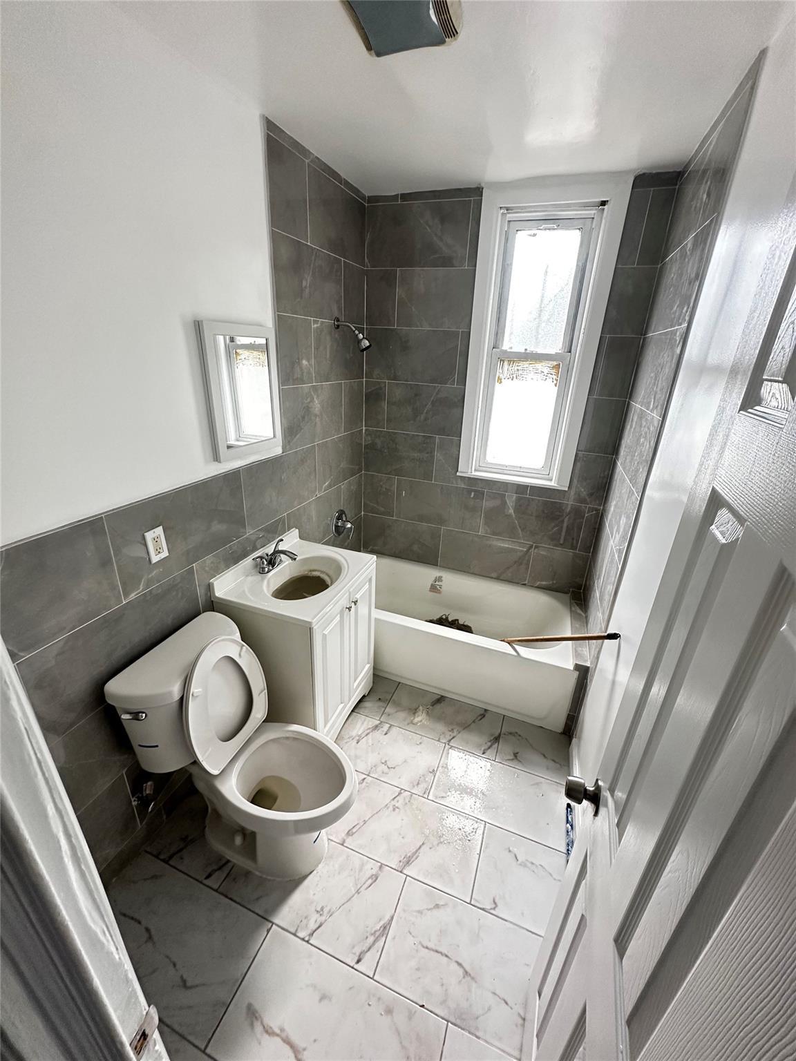 Single Family East 172nd  Bronx, NY 10472, MLS-879336-8