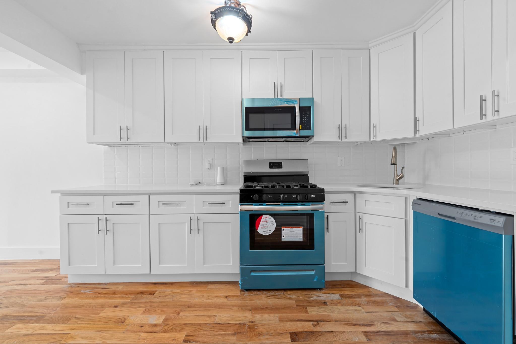 Single Family 125 Ave  Queens, NY 11434, MLS-879340-14