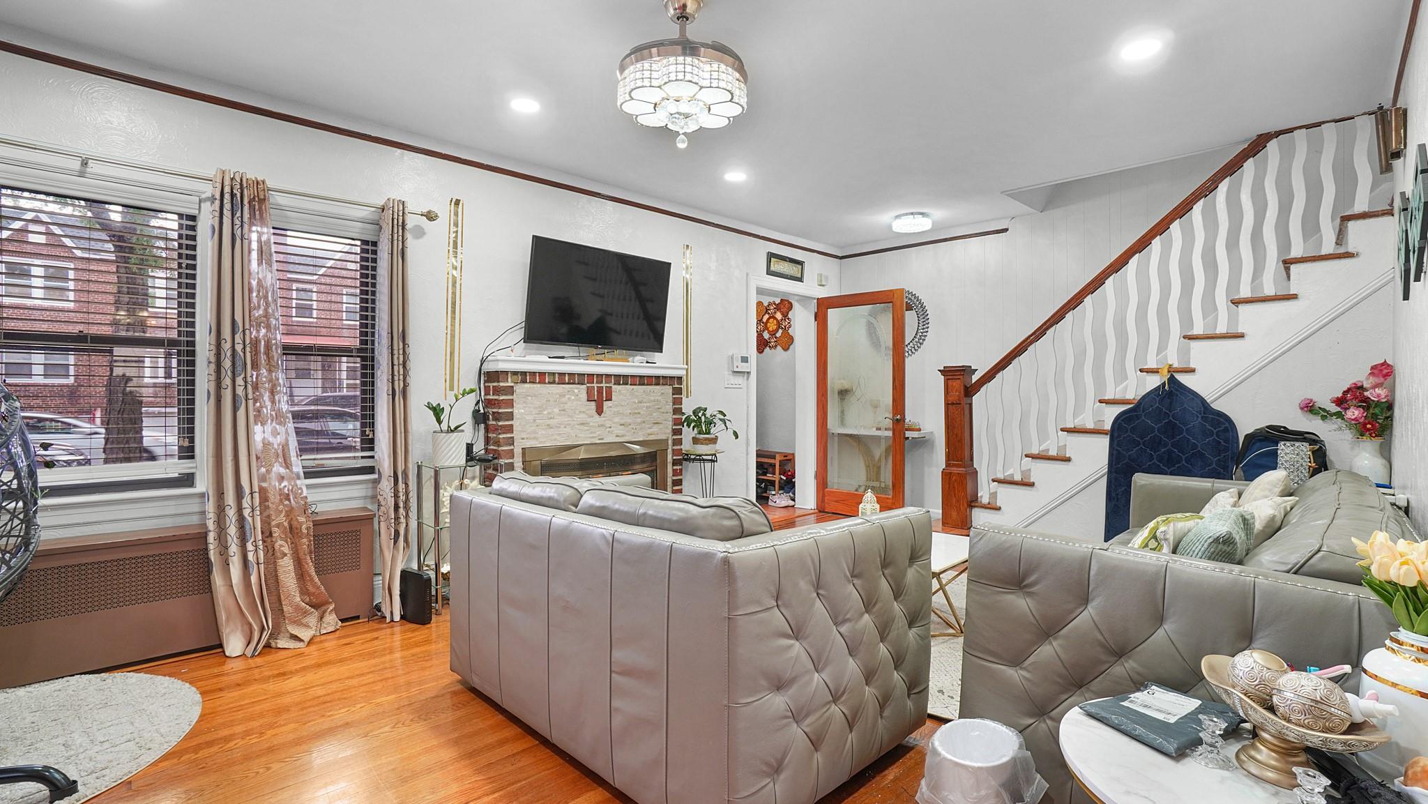 Single Family Ely  Bronx, NY 10466, MLS-879351-5