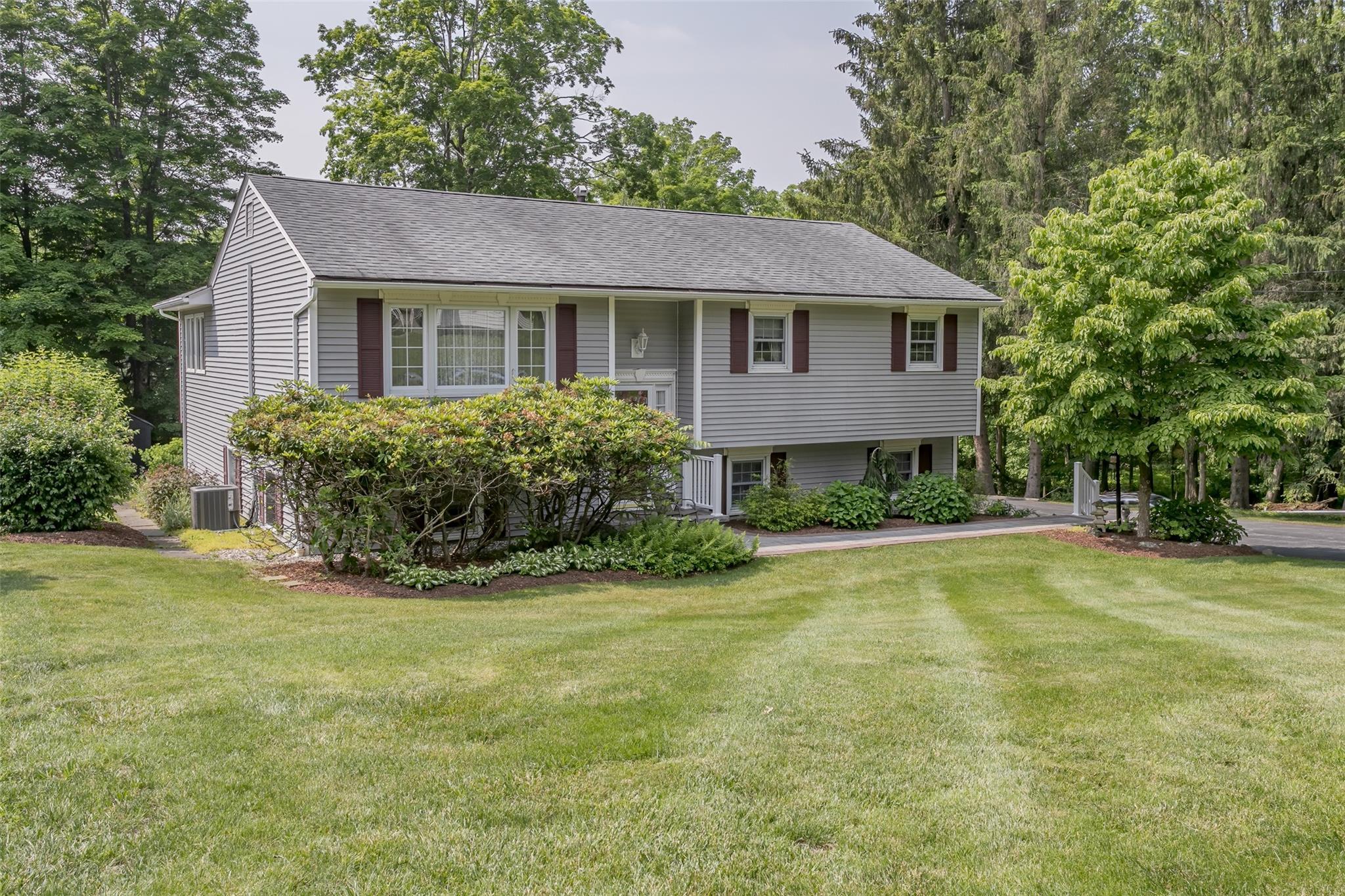 Single Family Valley View  Orange County, NY 10990, MLS-879352-3