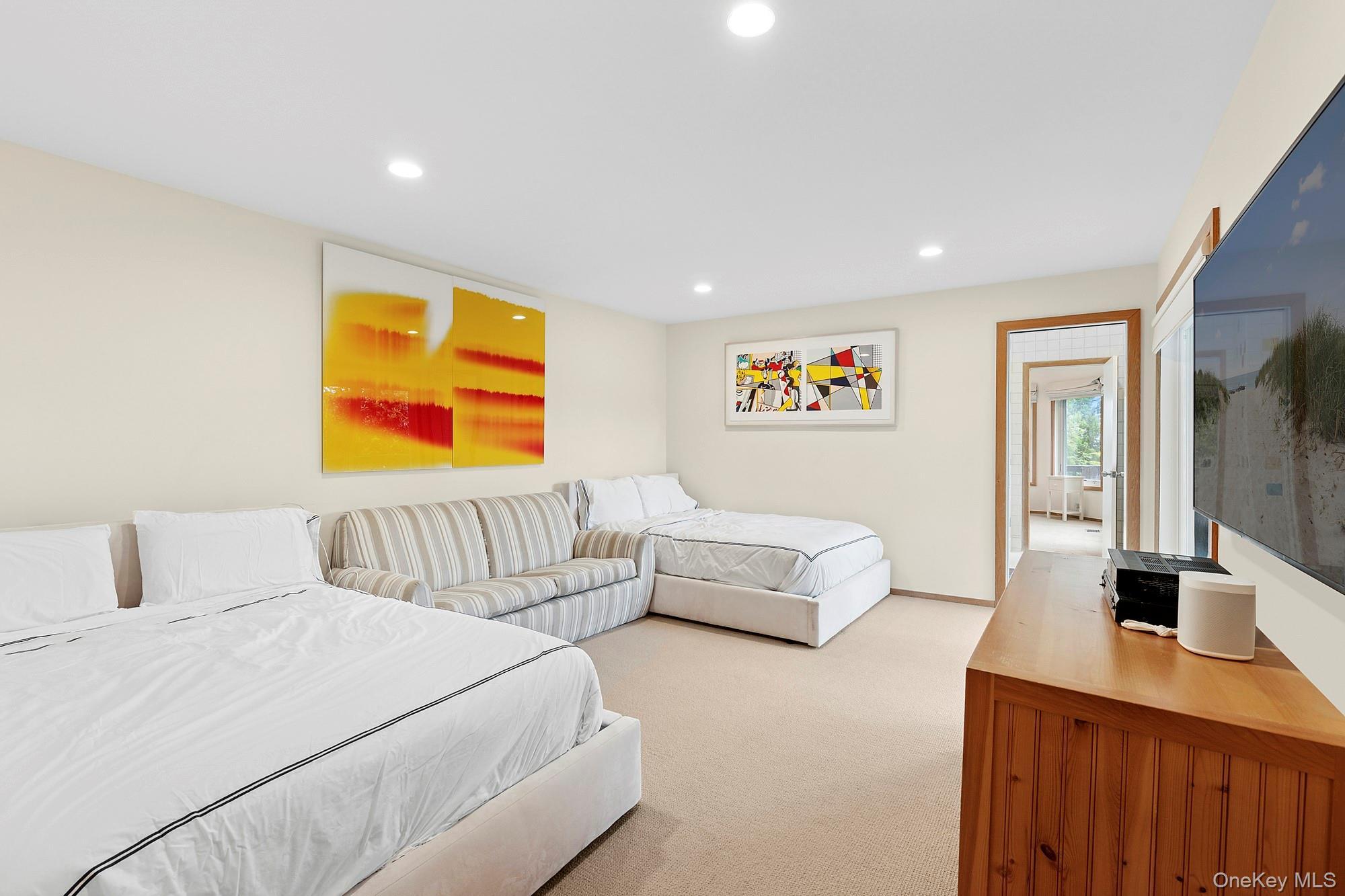 Single Family Dune Suffolk County, NY 11978, MLS-879357-16