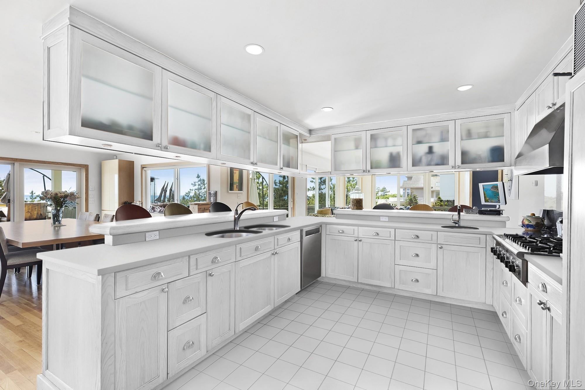 Single Family Dune Suffolk County, NY 11978, MLS-879357-6