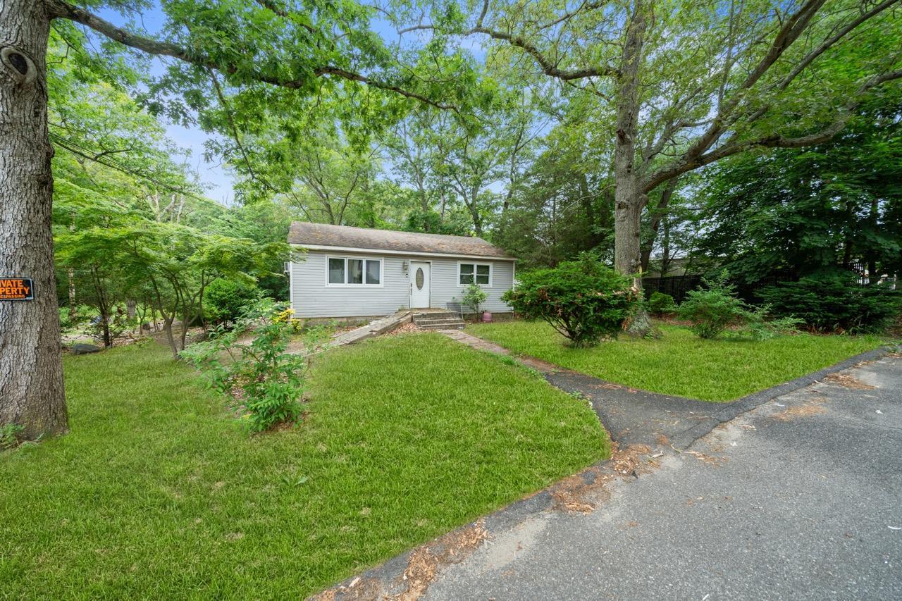 Single Family Fife  Suffolk County, NY 11727, MLS-879362-2