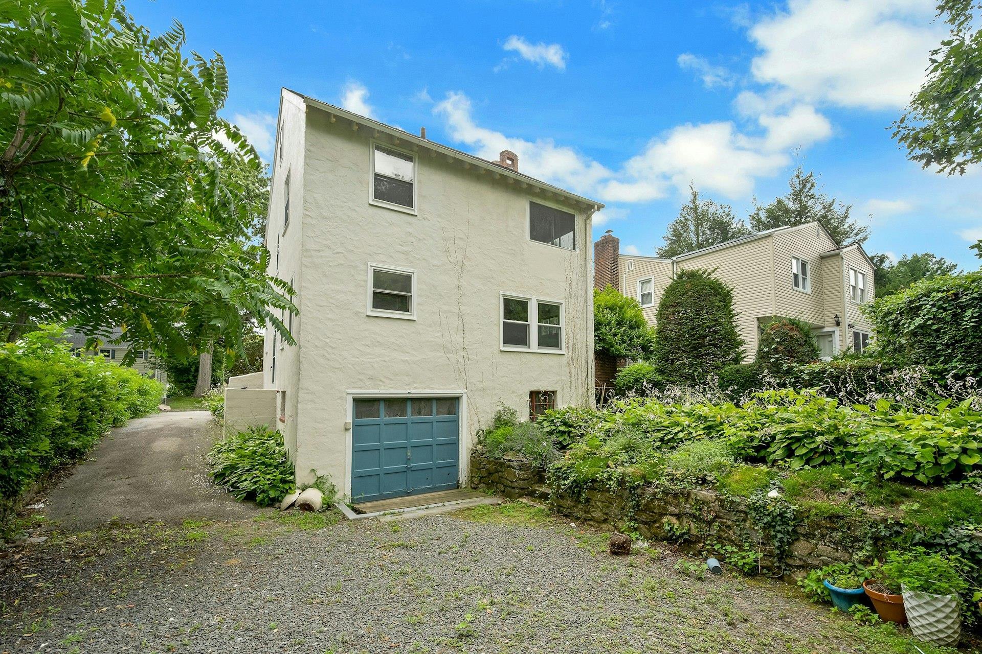 Single Family Clarence Westchester County, NY 10583, MLS-879368-23