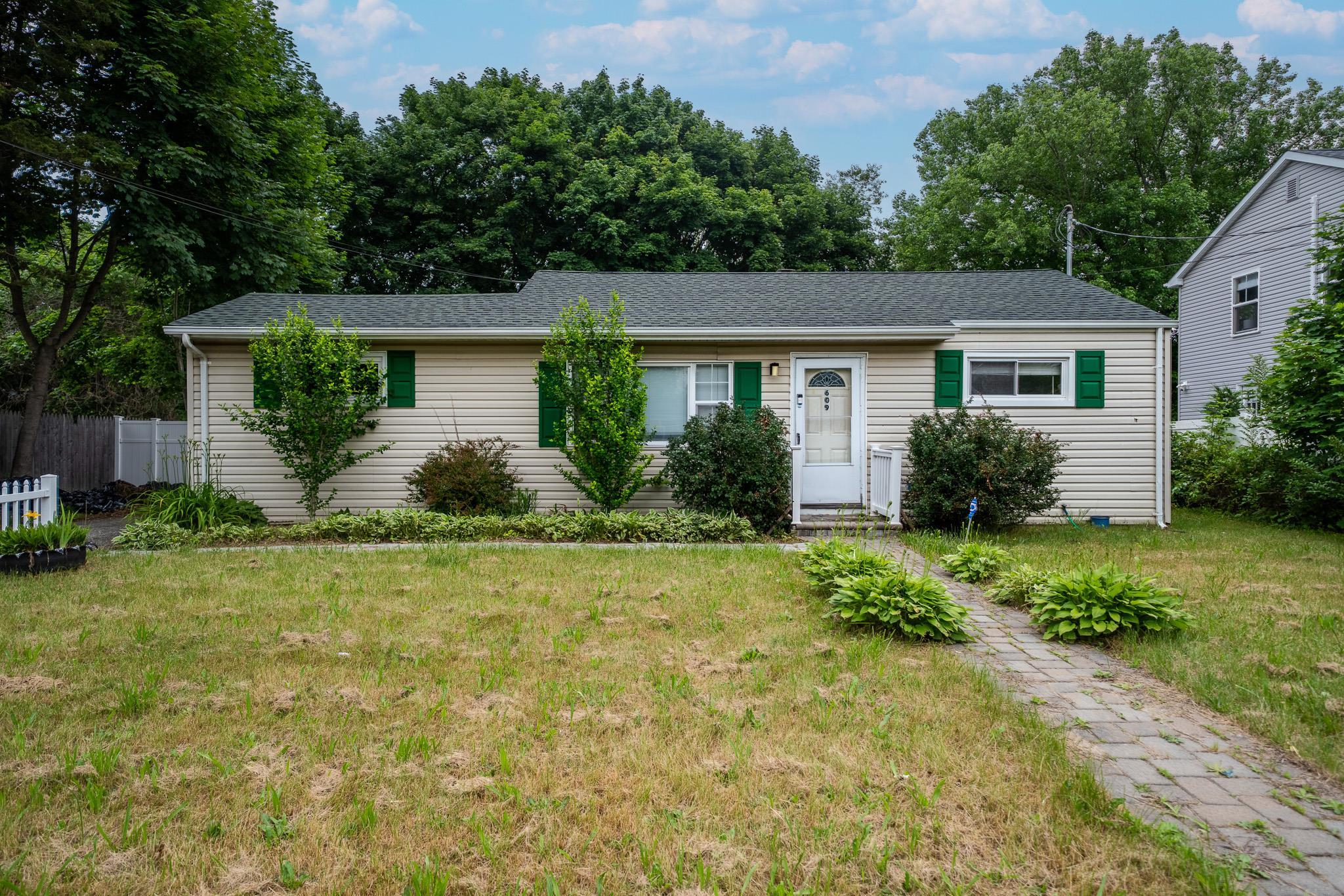 Single Family Michigan  Suffolk County, NY 11713, MLS-879378-2