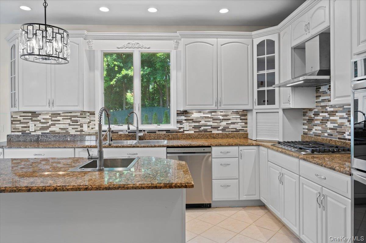 Single Family Gualtiere Westchester County, NY 10562, MLS-879380-10